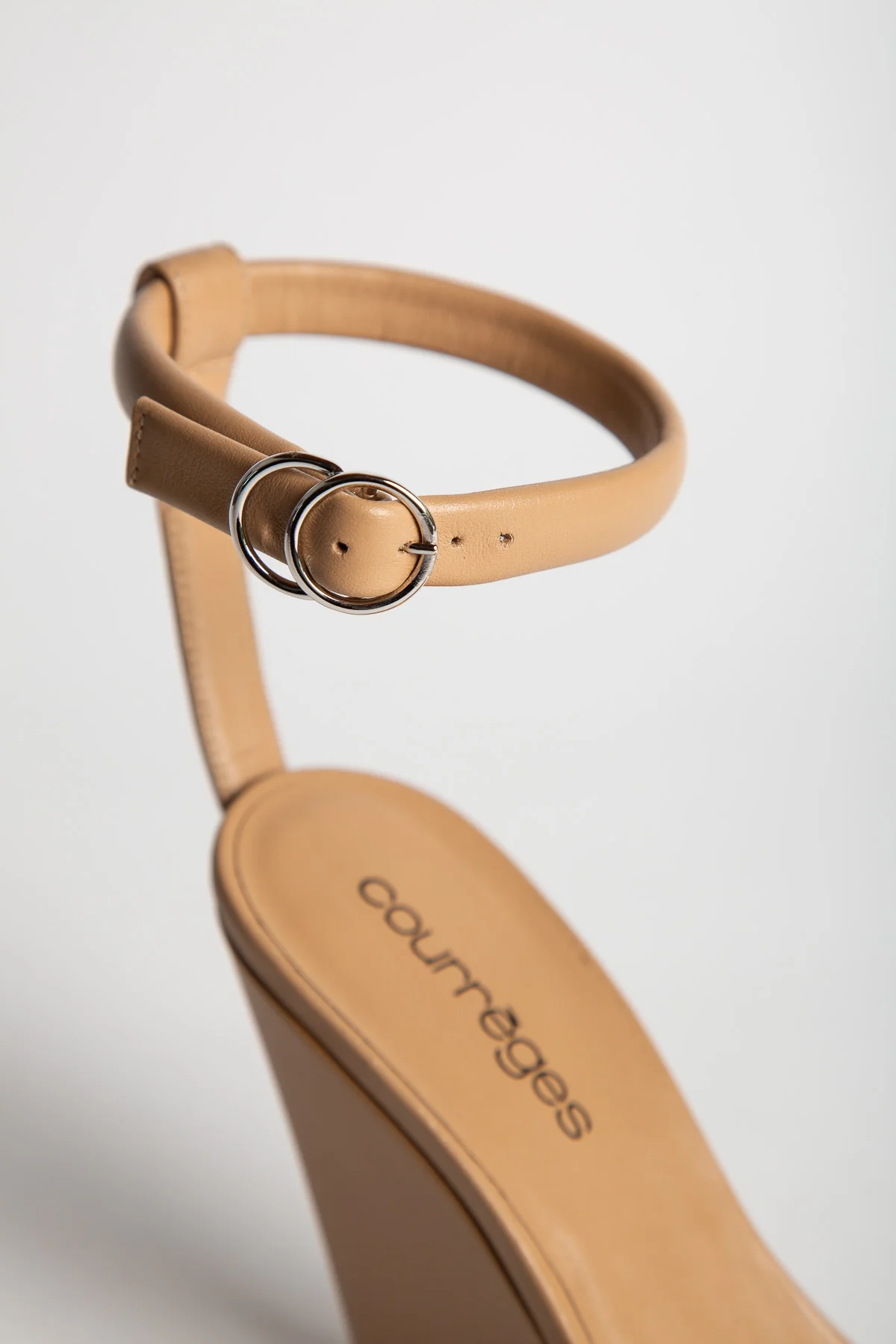 COURRÈGES | OBLIQUE LEATHER SANDALS - Image 10
