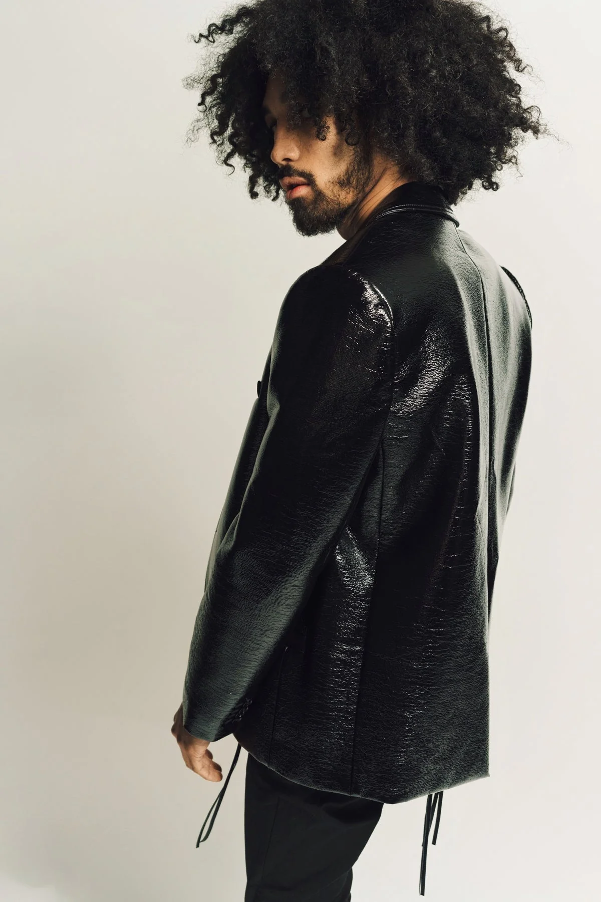 COURRÈGES | ZIPPED SLEEVES VINYL TAILORED JACKET - Image 3