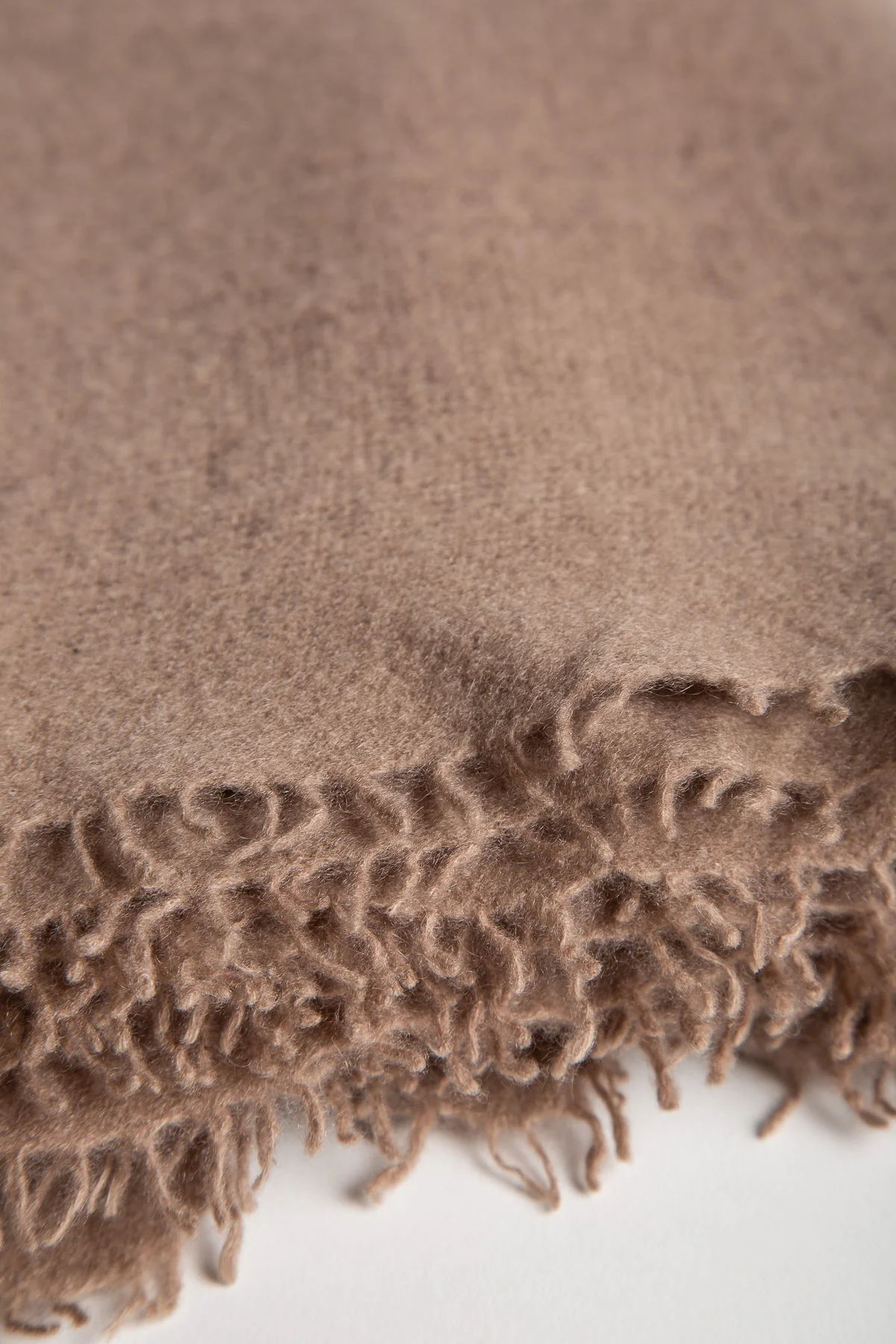 DENIS COLOMB | FUZZY FEUTRE SHAWL - Image 3