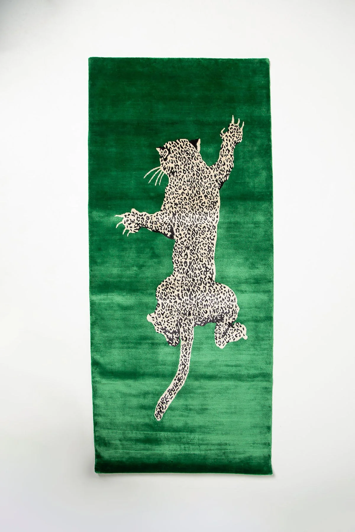 DIANE VON FURSTENBERG | 2014 CUSTOM CLIMBING LEOPARD RUG - RIGHT