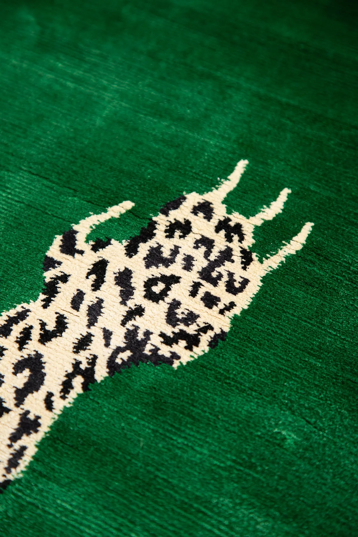 DIANE VON FURSTENBERG | 2014 CUSTOM CLIMBING LEOPARD RUG - RIGHT - Image 2