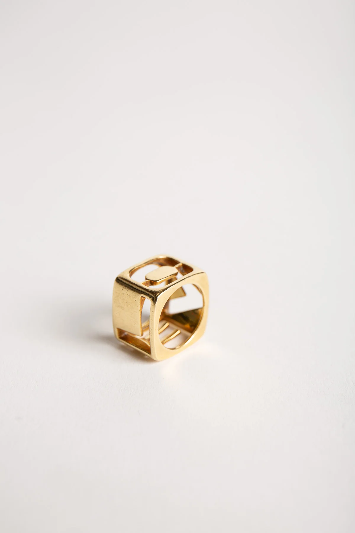 DONALD CLAFIN FOR TIFFANY & CO. | VINTAGE 18K YELLOW GOLD LOVE RING - Image 5