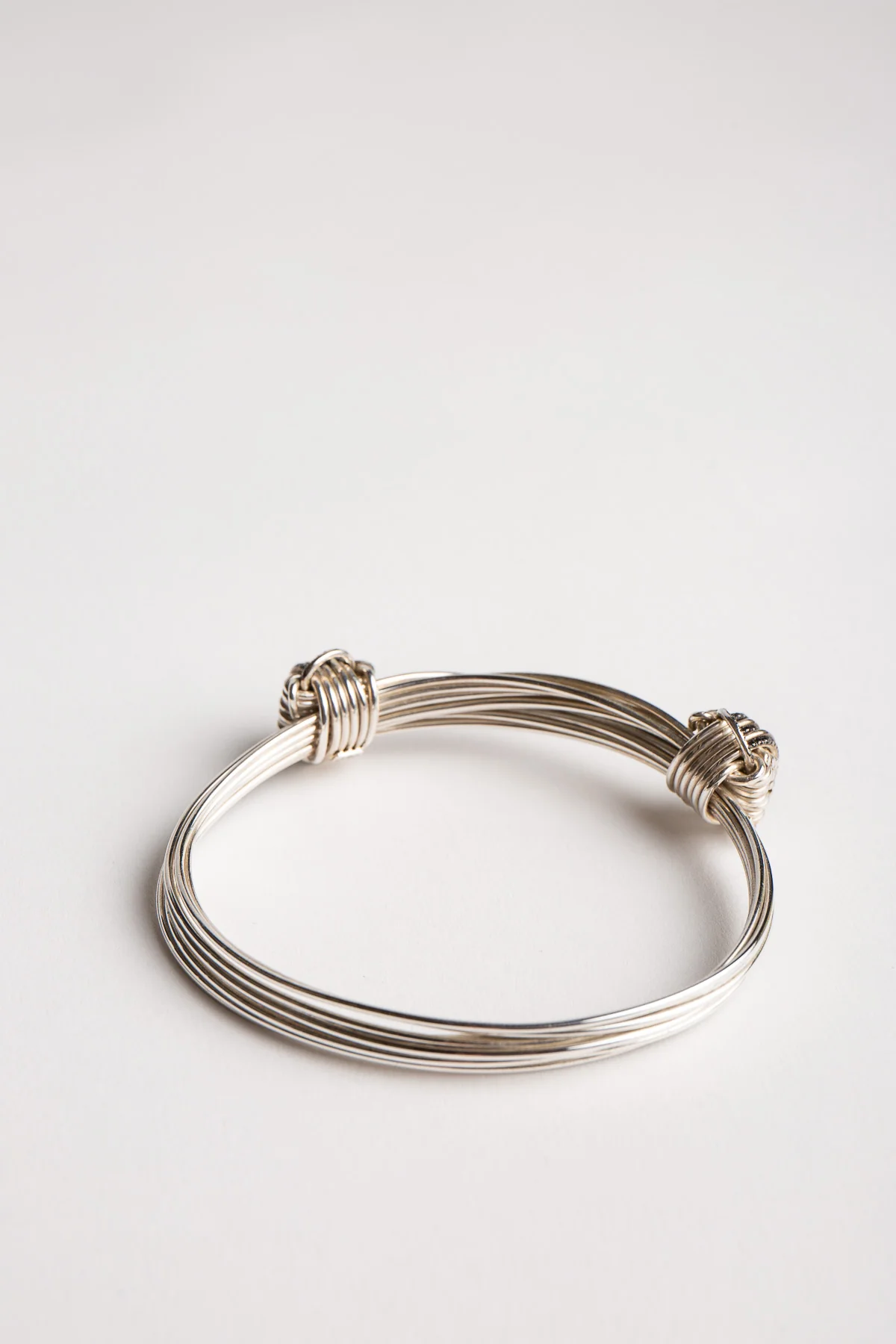 ÉLGÉ | 9 ROW BLACK DIAMOND BRACELET - Image 3