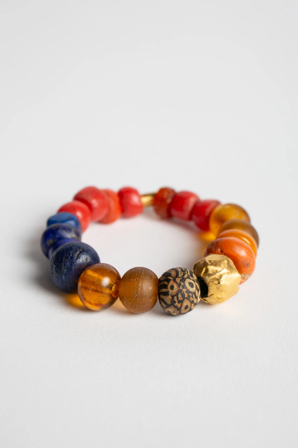 ELI HALILI | YELLOW GOLD CORAL, LAPIS, & AMBER BRACELET - Image 2
