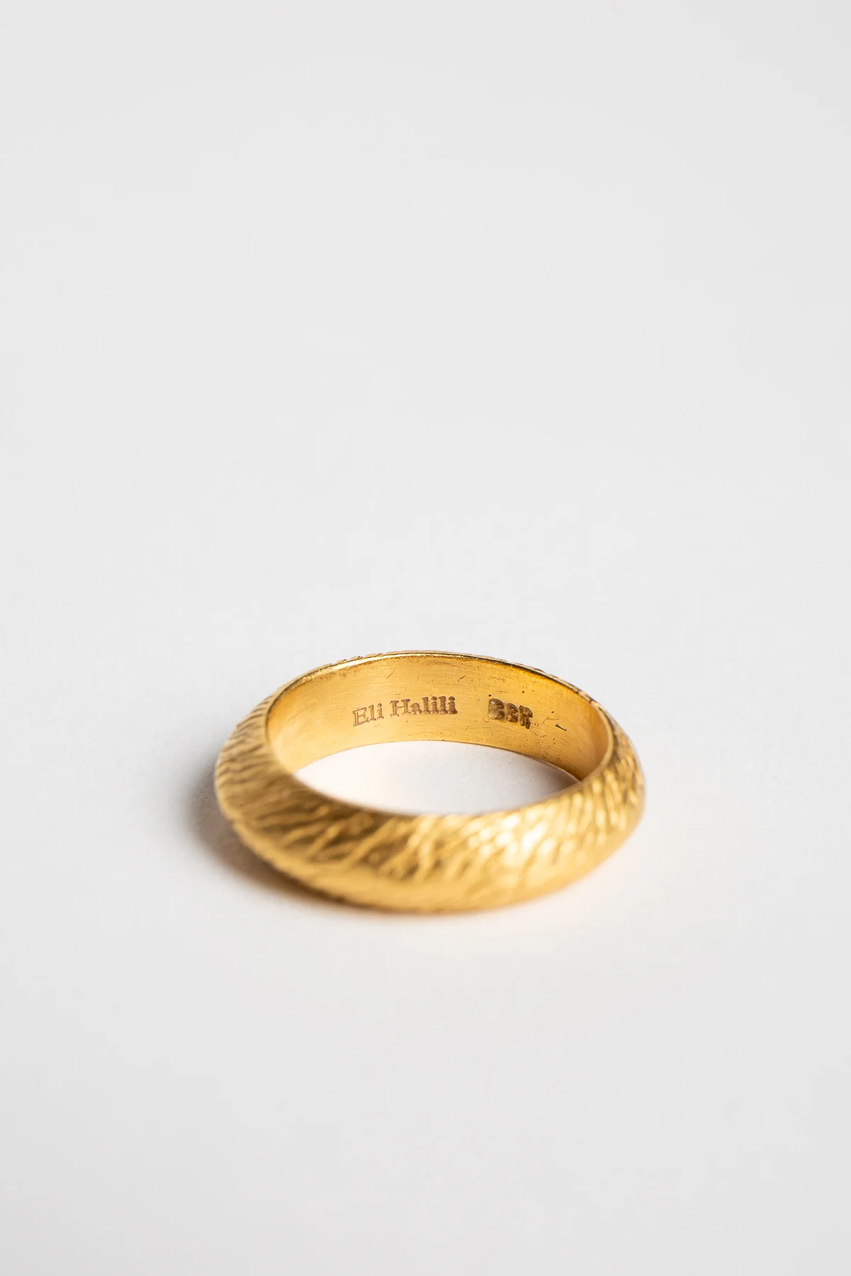 ELI HALILI | YELLOW GOLD TRIANGLE BAND RING - Image 3