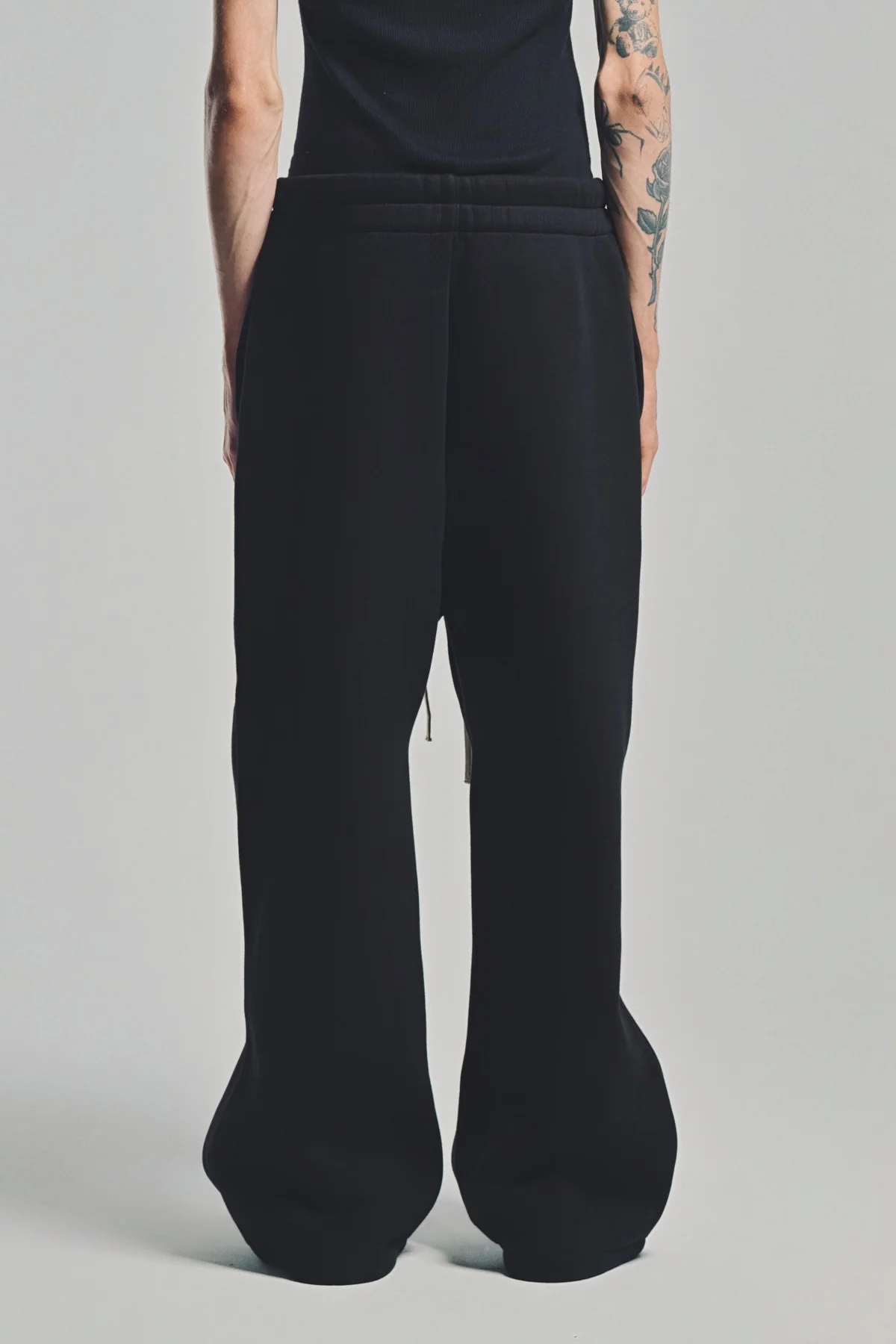 FEAR OF GOD | ATHLETICS WIDE LEG SWEATPANTS - Image 4