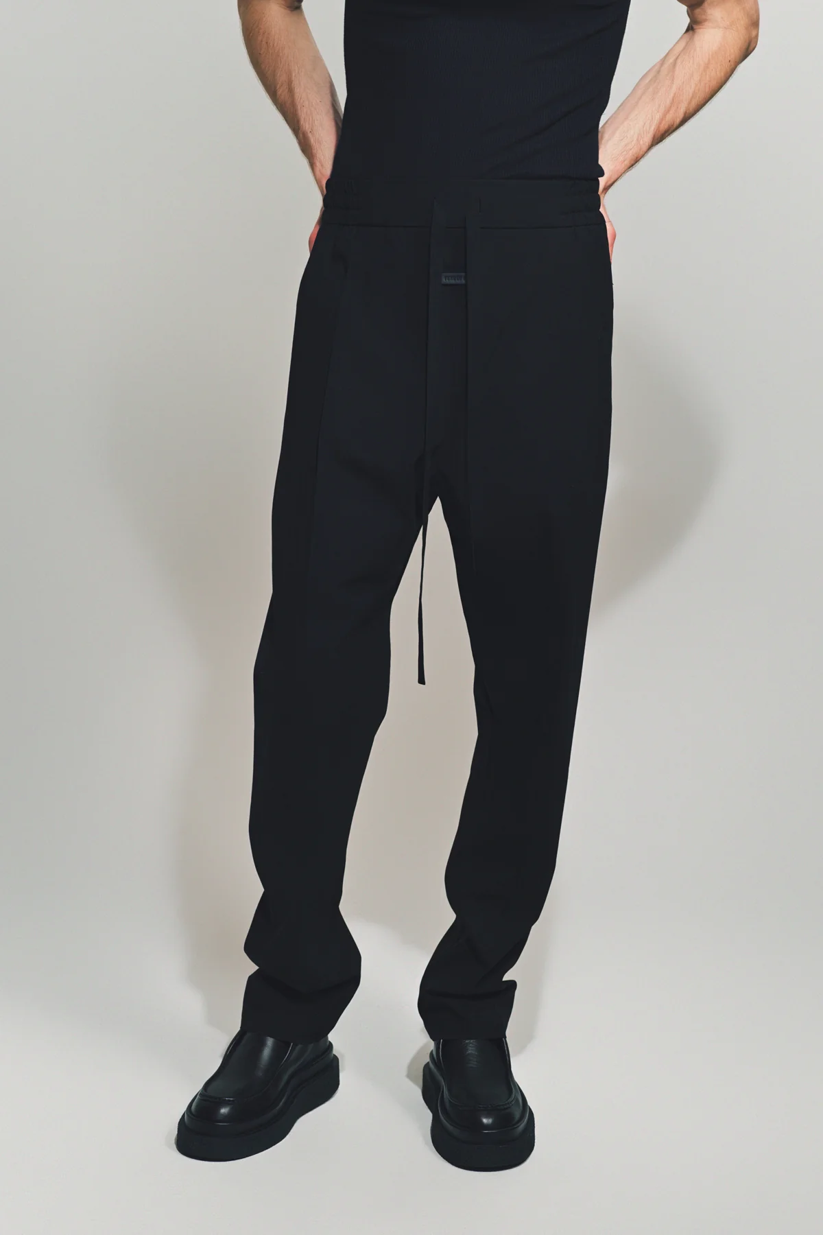 FEAR OF GOD | OXFORD DRAWSTRING ETERNAL PANTS - Image 3