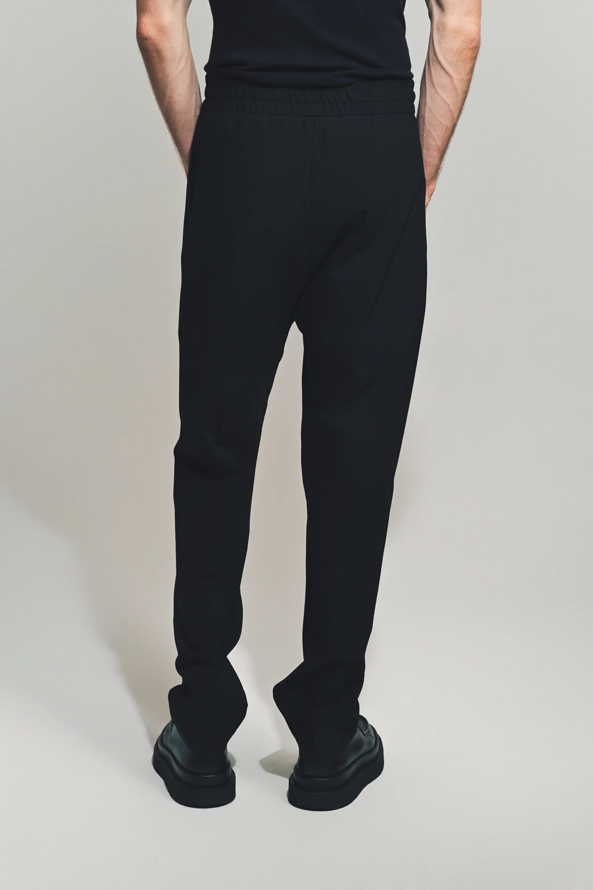 FEAR OF GOD | OXFORD DRAWSTRING ETERNAL PANTS - Image 5