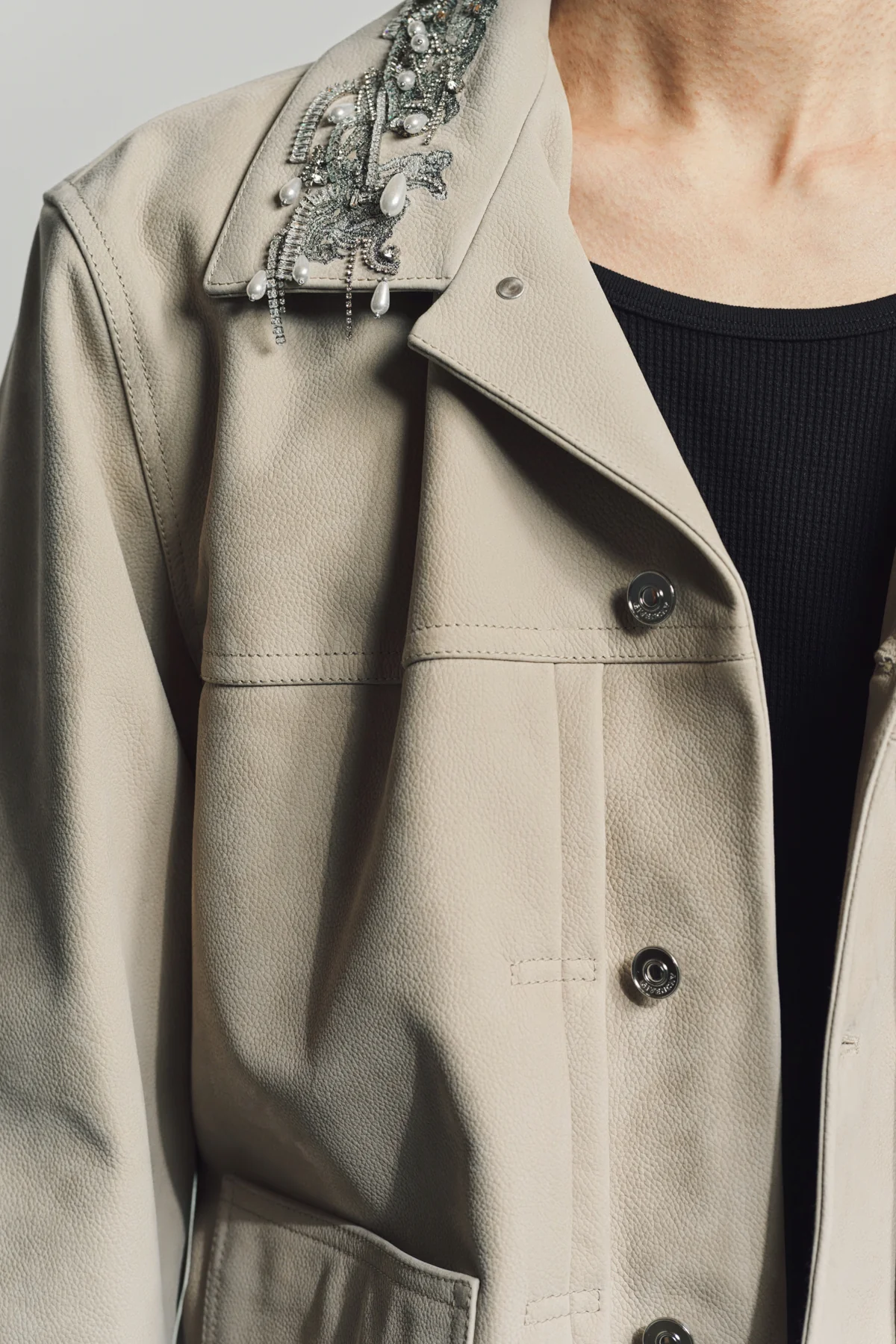 GIVENCHY | JACKET IN GRAINED LEATHER WITH CRYSTALS AND PEARLS - Image 6