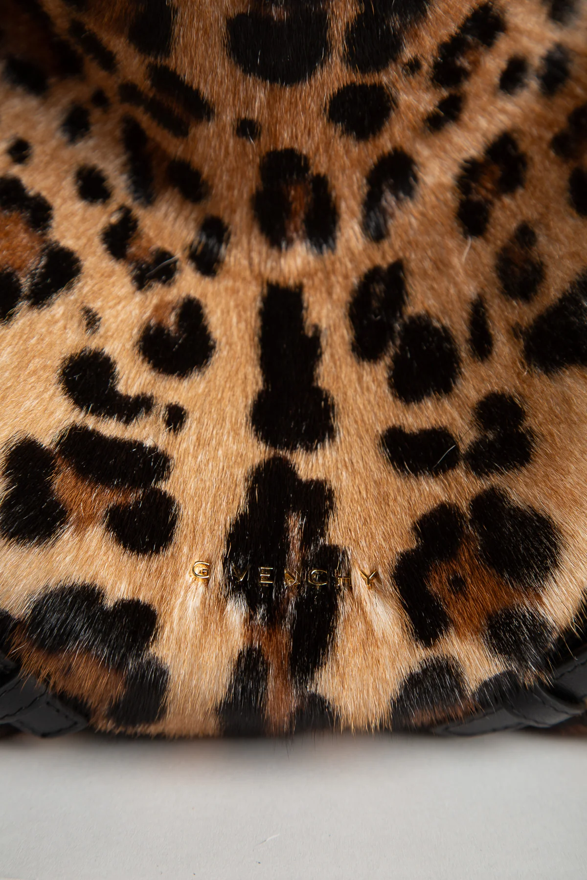 GIVENCHY | MEDIUM VOYOU BAG IN LEOPARD - Image 5