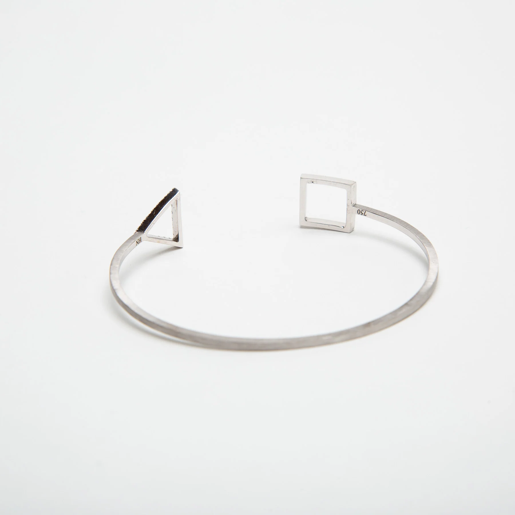 HADAR NORNBERG | SQUARE & TRIANGLE DIAMOND BRACELET - Image 3