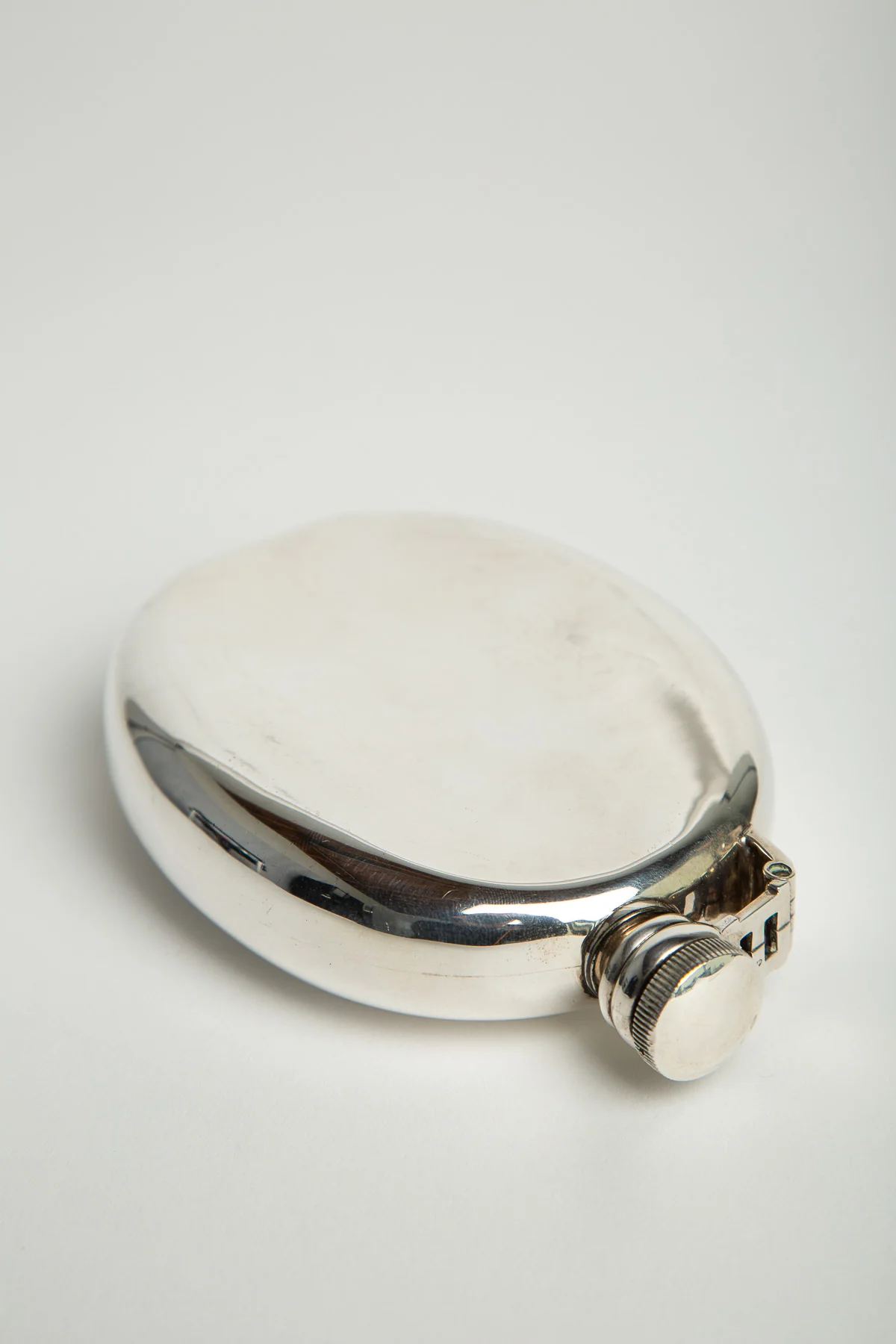 HERMÈS | 1960'S LARGE STERLING SILVER FLASK - Image 3