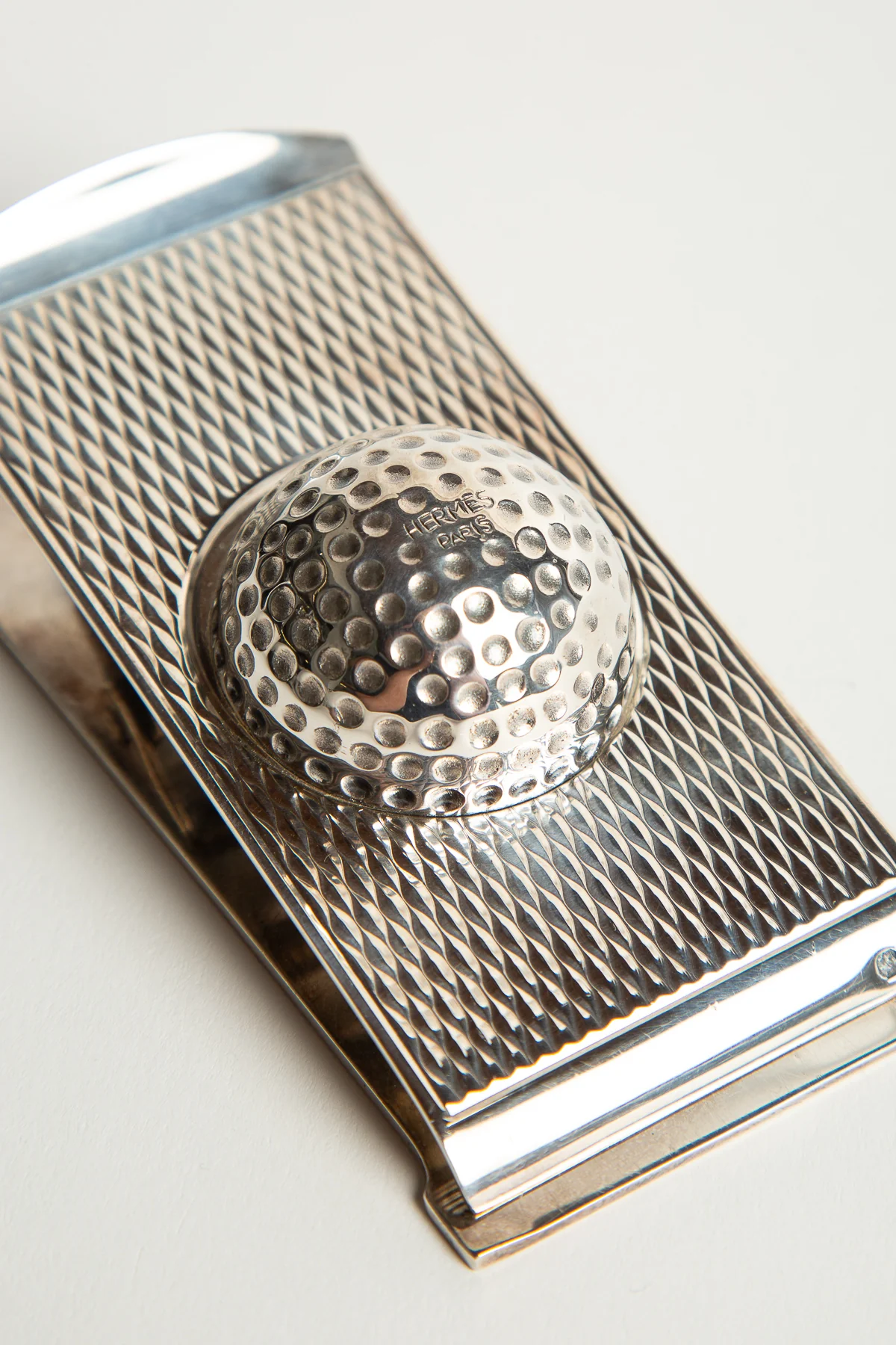 HERMÈS | 1960'S SILVER GOLF BALL PAPER CLIP - Image 5