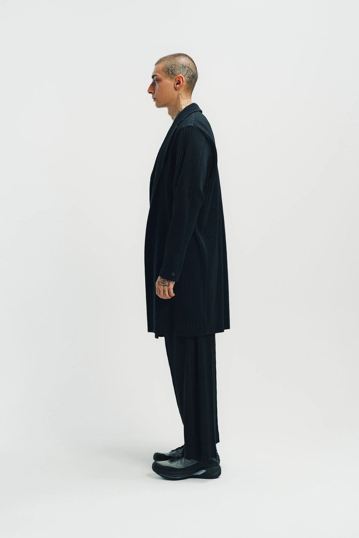 HOMME PLISSÉ ISSEY MIYAKE | BASICS COAT - Image 3