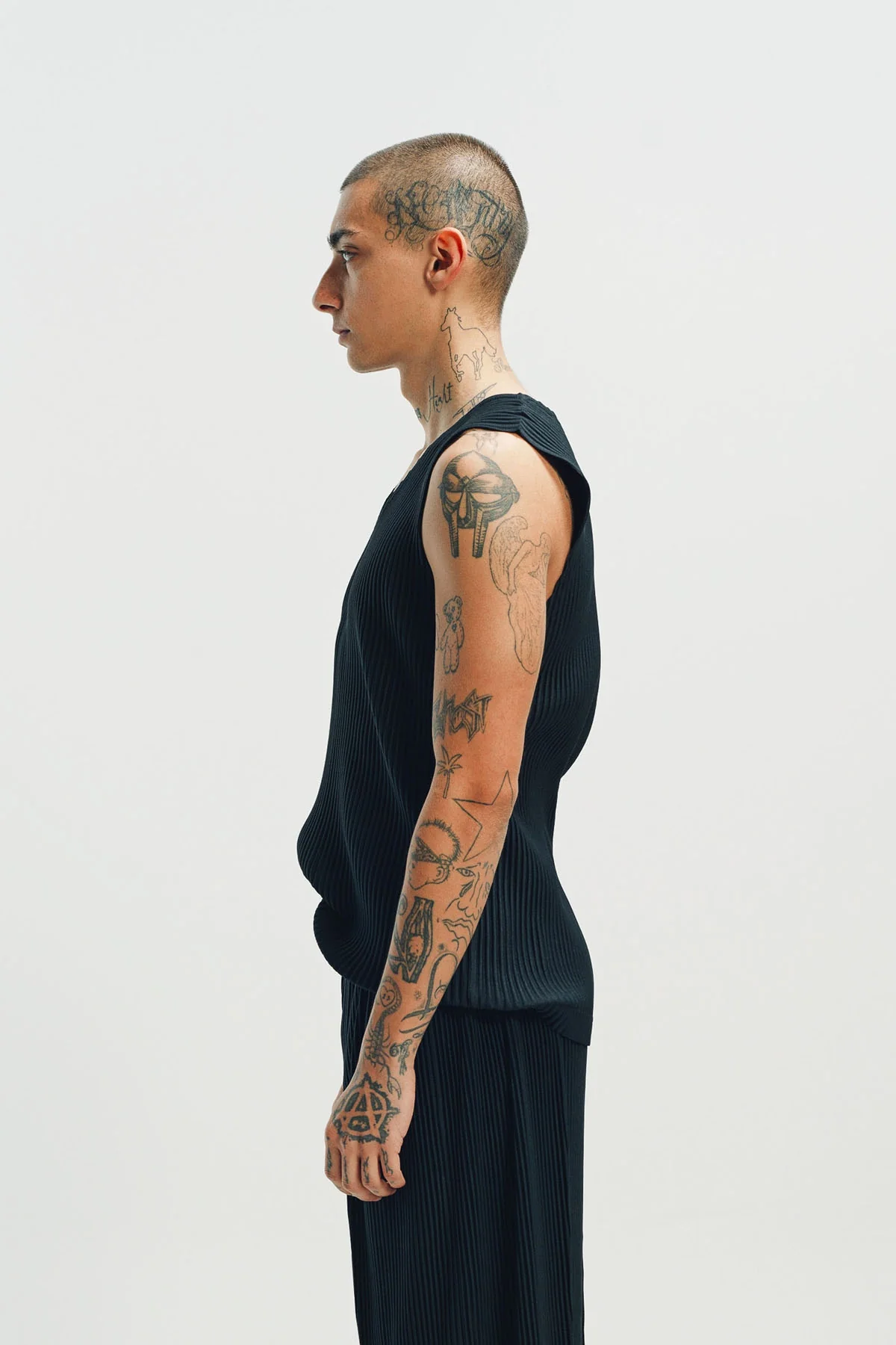 HOMME PLISSÉ ISSEY MIYAKE | BASICS TANK - Image 3