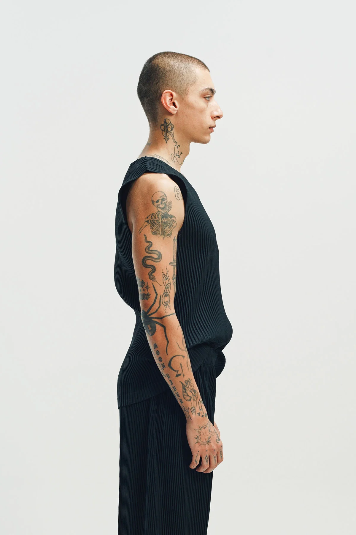 HOMME PLISSÉ ISSEY MIYAKE | BASICS TANK - Image 5