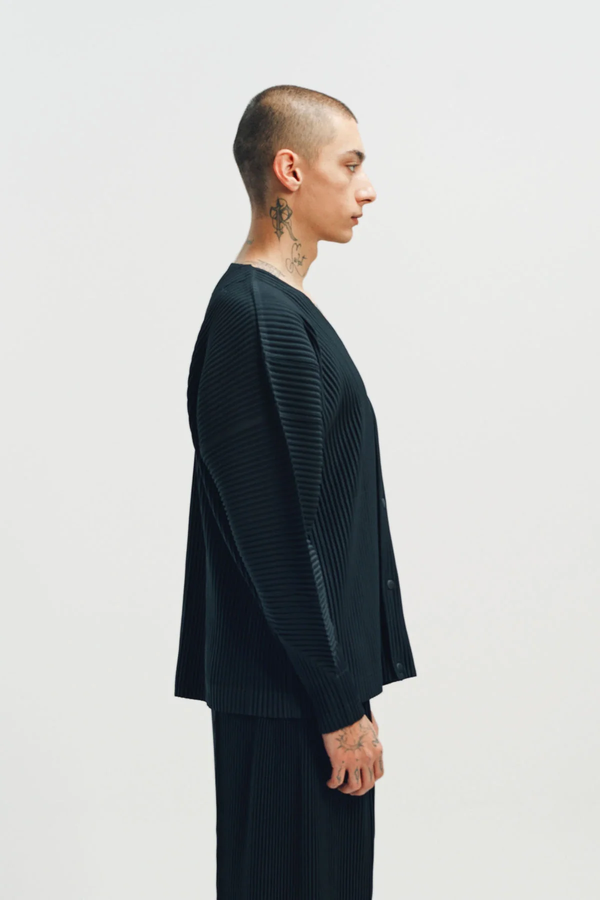 HOMME PLISSÉ ISSEY MIYAKE | PLEATED CARDIGAN - Image 5