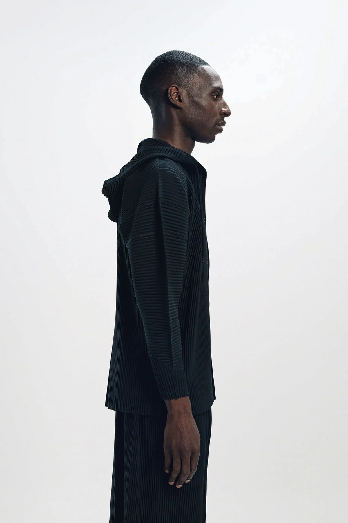 HOMME PLISSÉ ISSEY MIYAKE | PLEATED HOODIE - Image 5