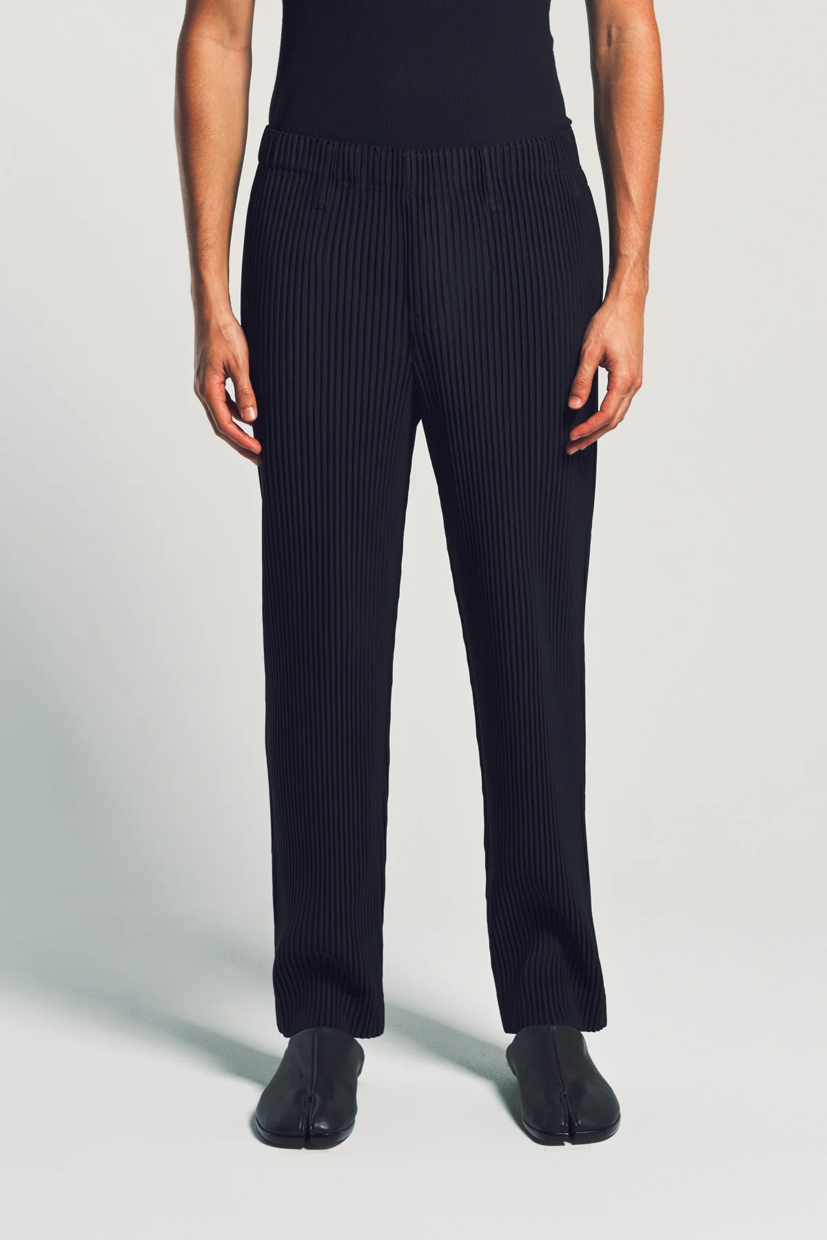 HOMME PLISSÉ ISSEY MIYAKE | PLEATED PANTS - Image 2