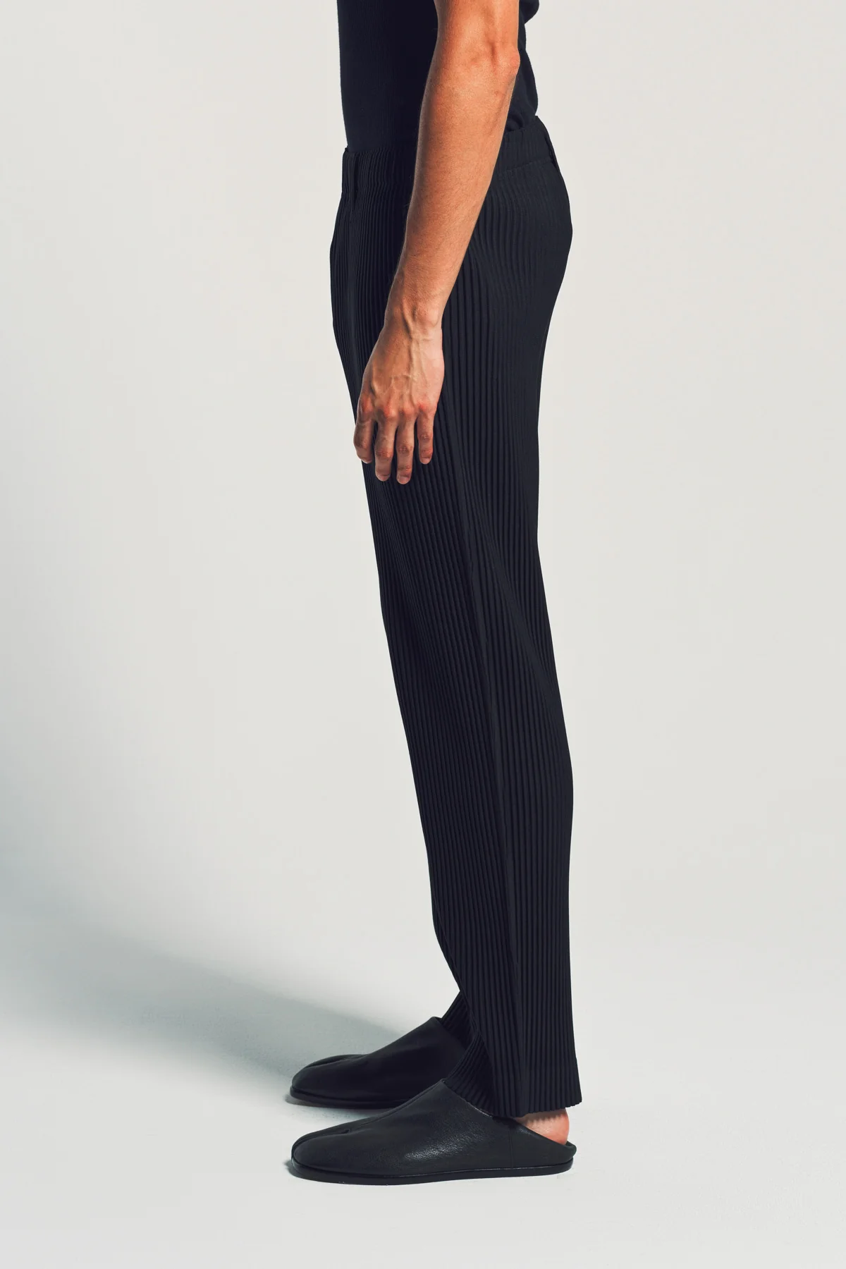 HOMME PLISSÉ ISSEY MIYAKE | PLEATED PANTS - Image 3