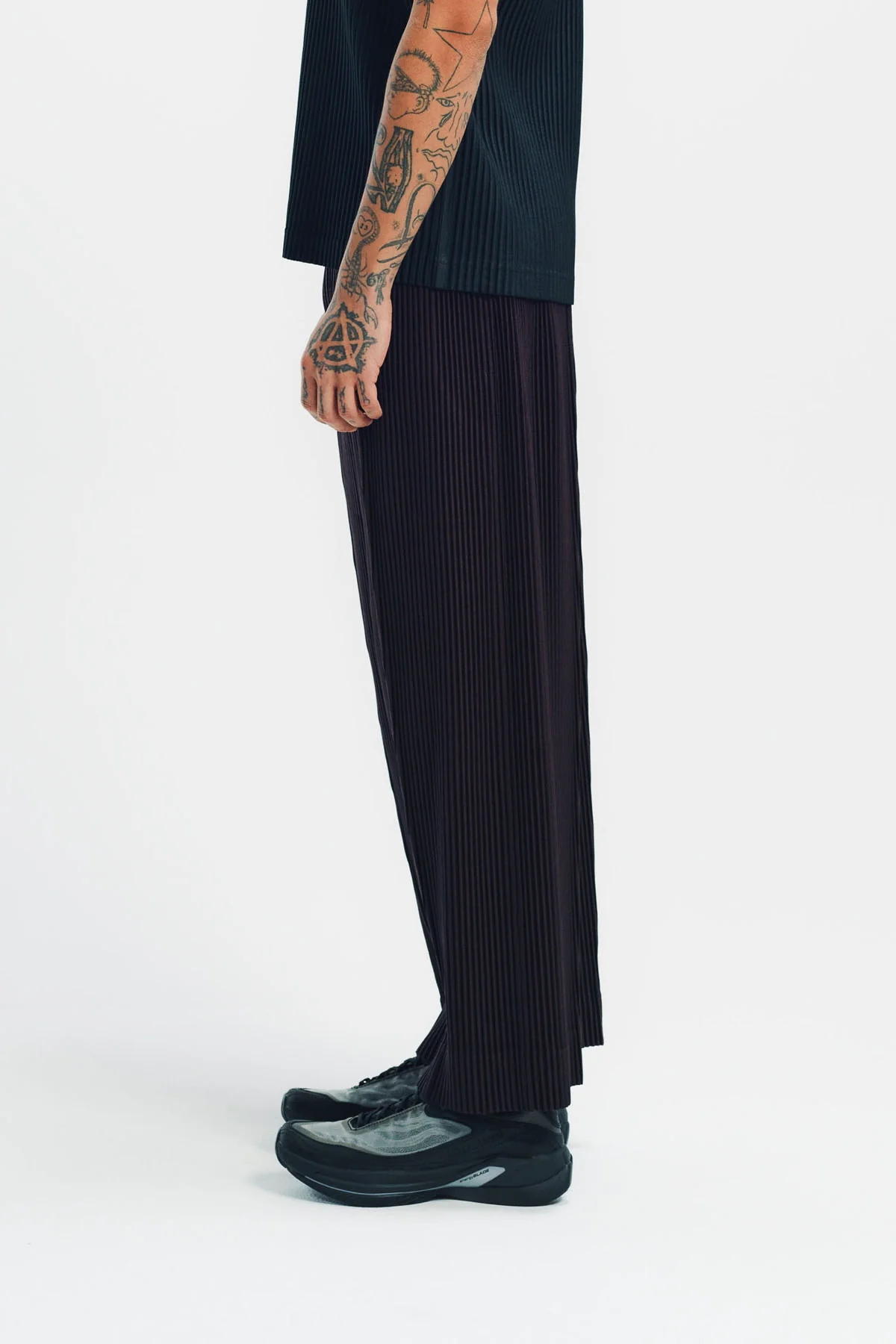 HOMME PLISSÉ ISSEY MIYAKE | PLEATED PANTS - Image 7