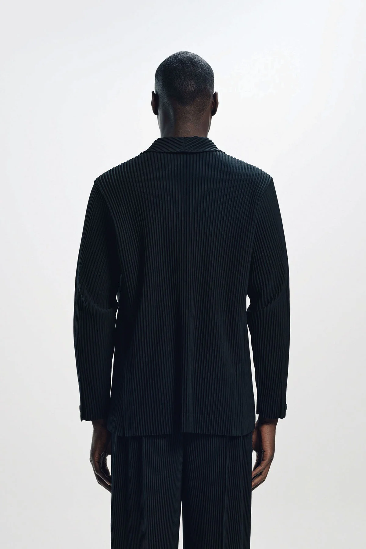 HOMME PLISSÉ ISSEY MIYAKE | TAILORED PLEATED BLAZER - Image 4