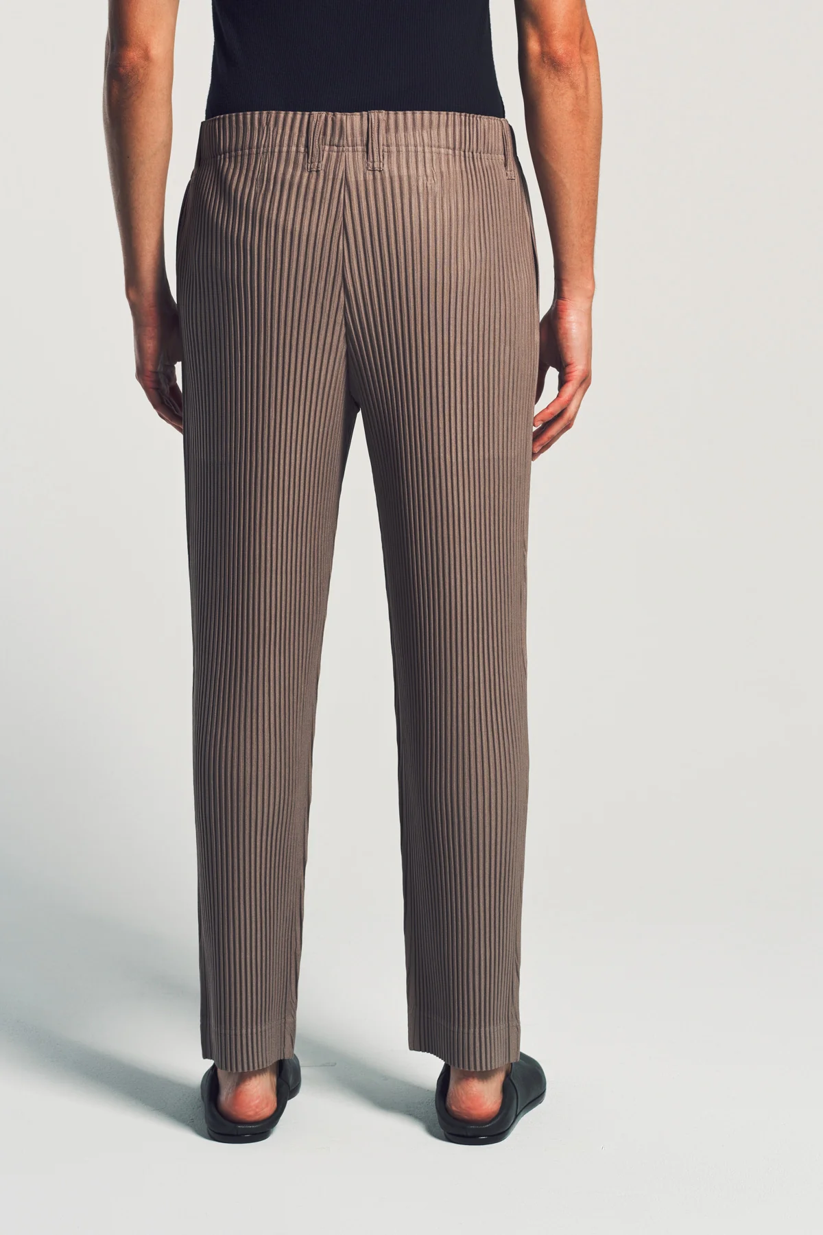 HOMME PLISSÉ ISSEY MIYAKE | TAILORED PLEATED PANTS - Image 4