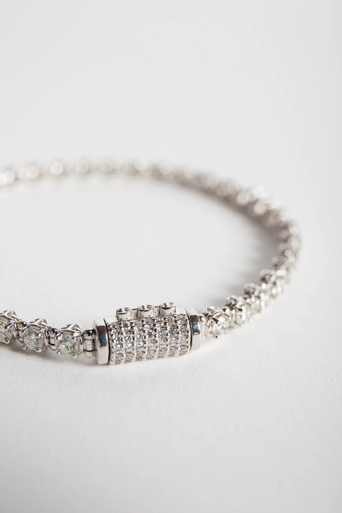 HOORSENBUHS | 3MM DIAMOND INFINITE BRACELET - Image 3