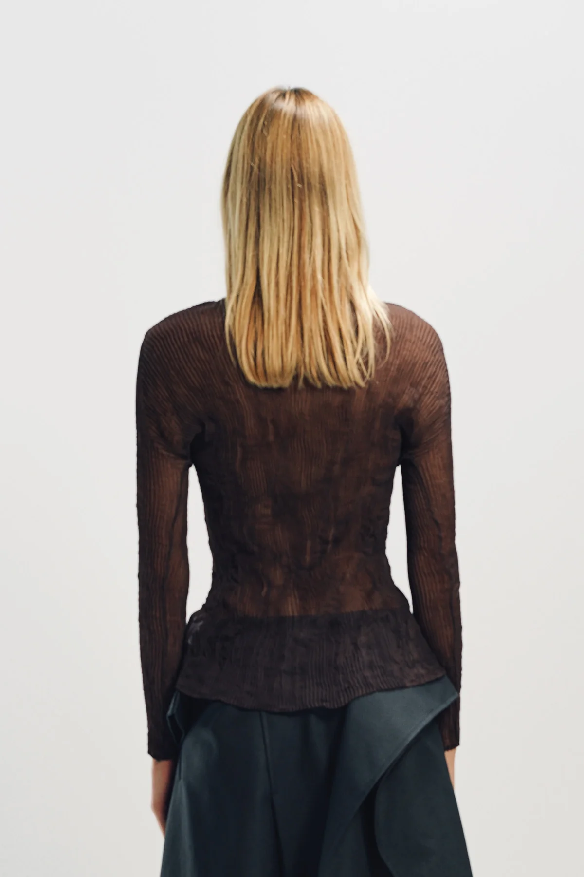 ISSEY MIYAKE | CHIFFON TWIST TOP - Image 4