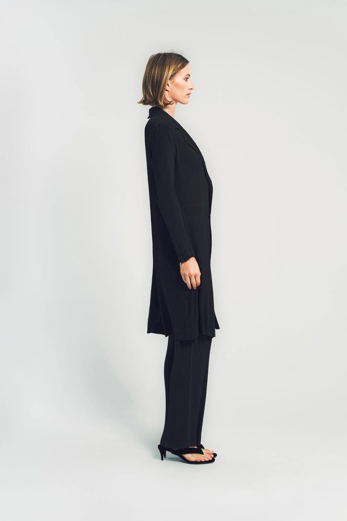 ISSEY MIYAKE | HATCHING PLEATED COAT - Image 3