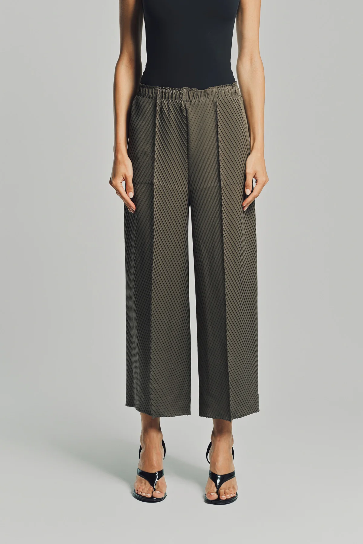 ISSEY MIYAKE | SOFT FOLD PLEATED PANTS - Image 2