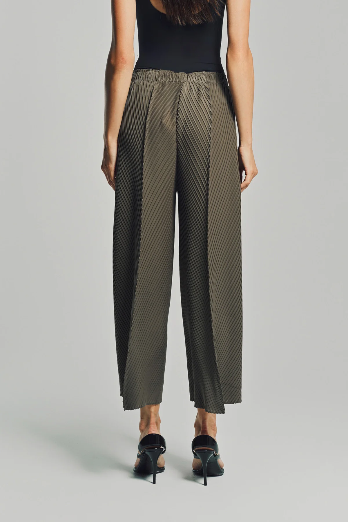 ISSEY MIYAKE | SOFT FOLD PLEATED PANTS - Image 5