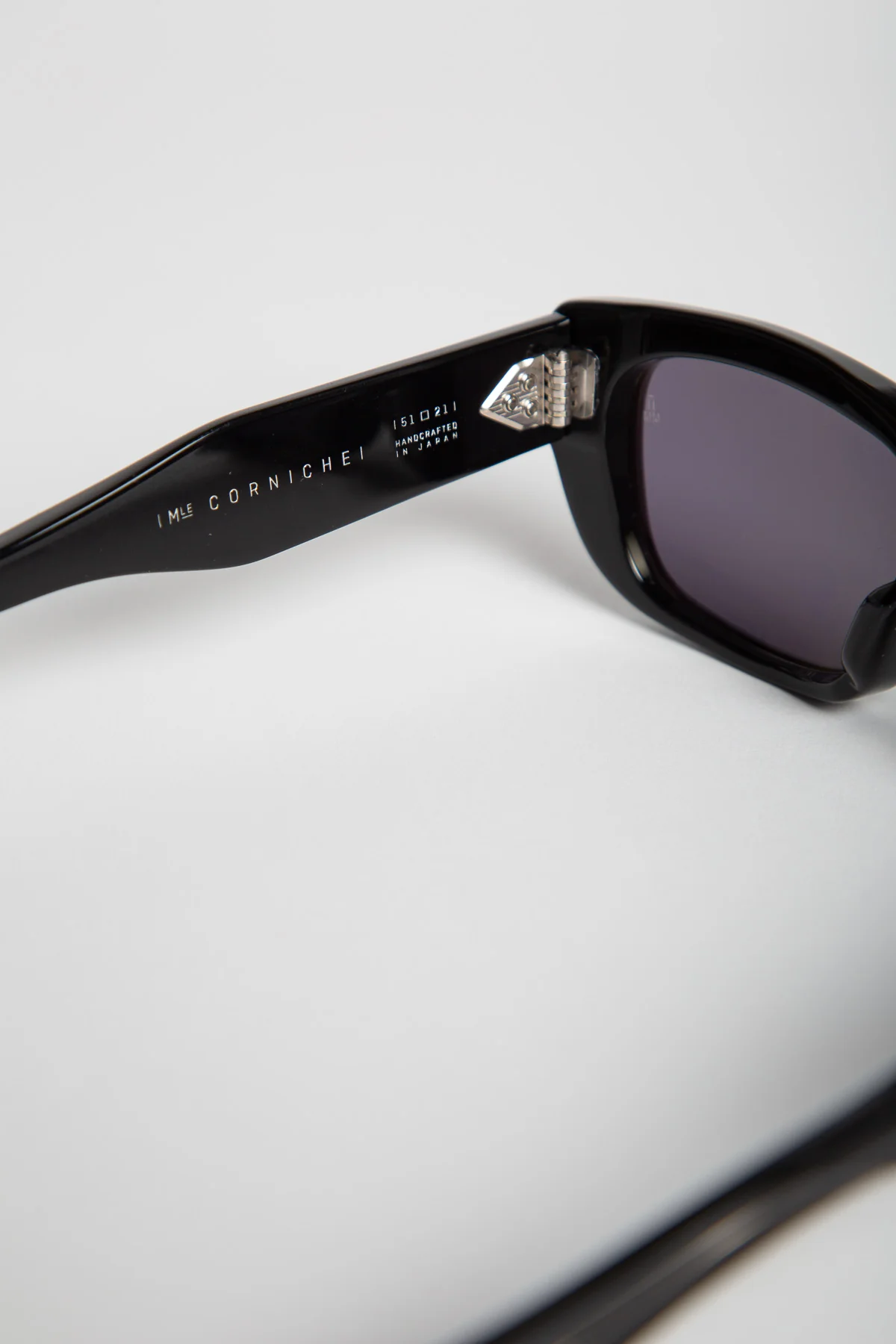 JACQUES MARIE MAGE | CORNICHE SUNGLASSES IN RAVEN - Image 3
