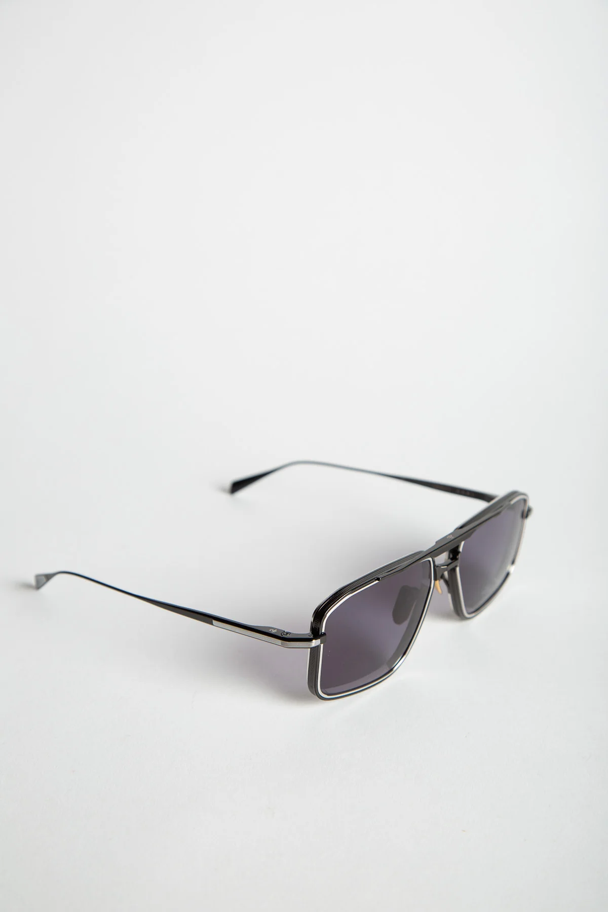 JACQUES MARIE MAGE | EARL SUNGLASSES IN CORBEAU - Image 2