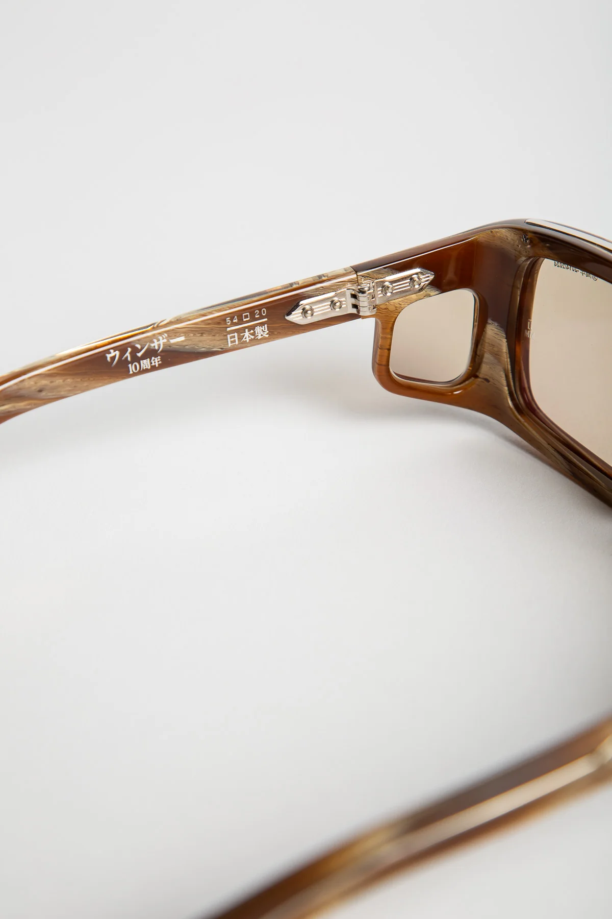 JACQUES MARIE MAGE | WINDSOR SUNGLASSES IN BARK HORN - Image 5