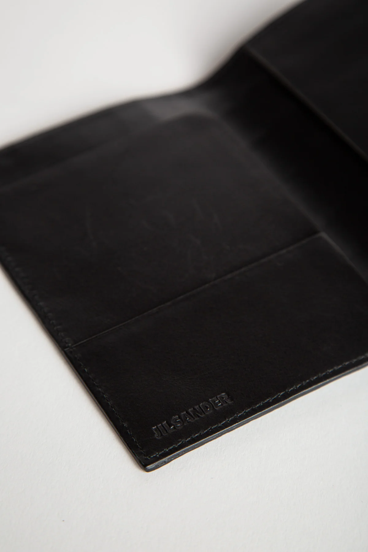 JIL SANDER | ALLIGATOR PASSPORT WALLET - Image 4
