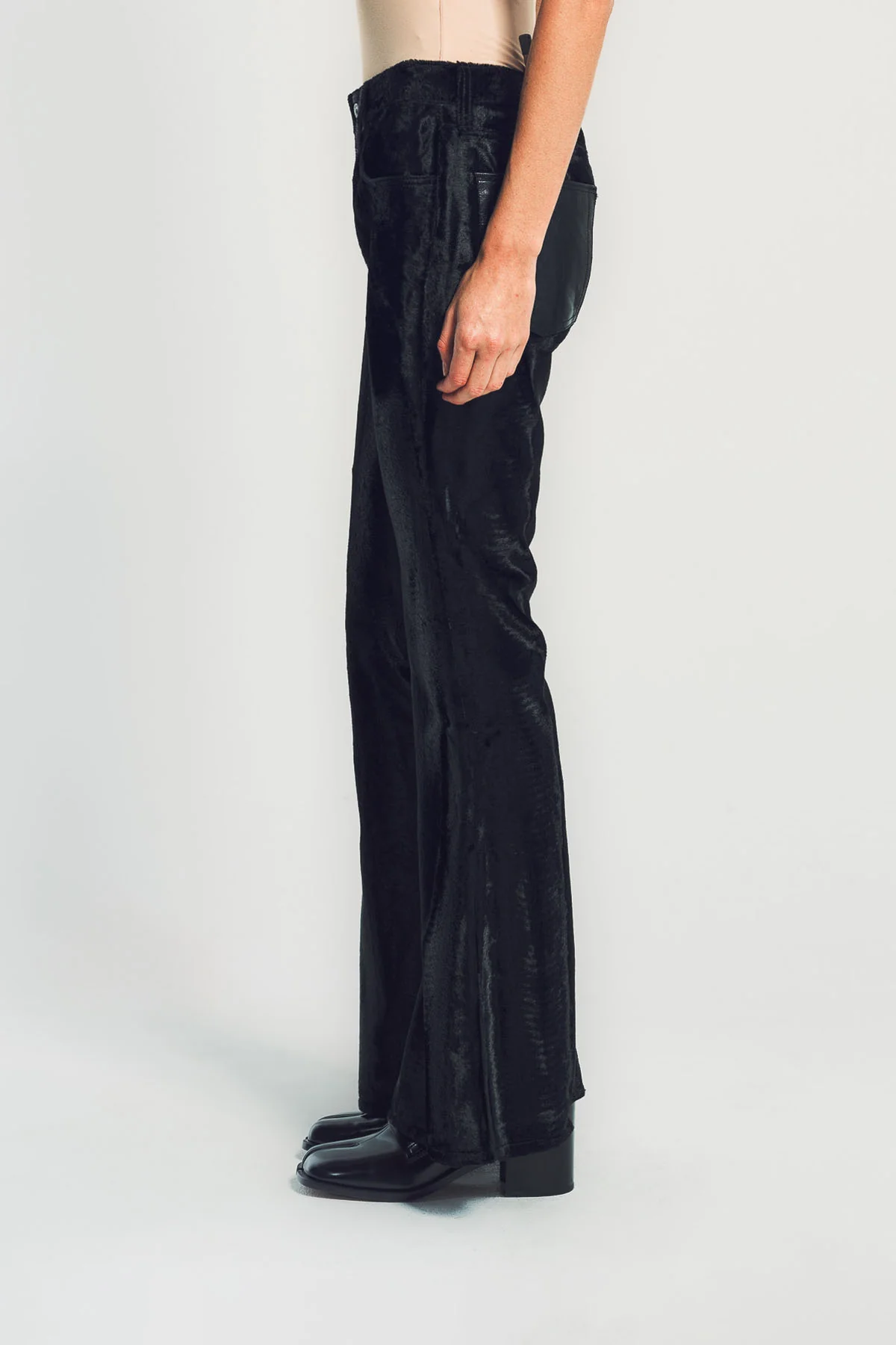 JUNYA WATANABE | FAUX FUR & LEATHER FLARED PANTS - Image 4