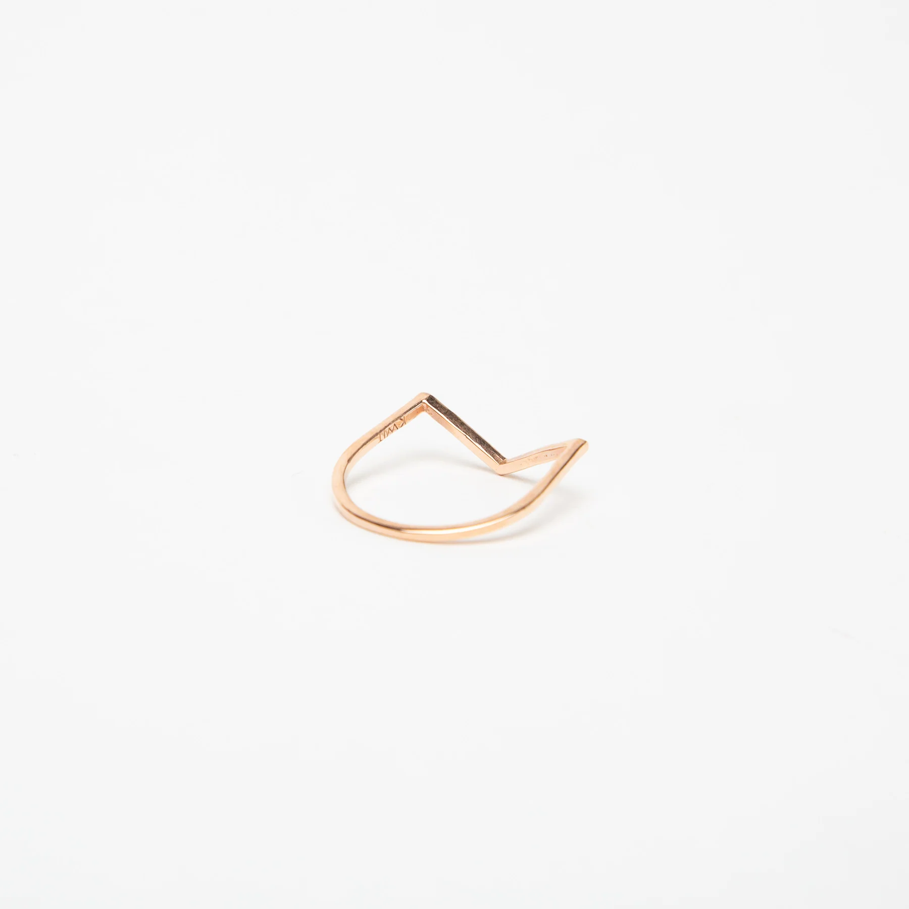KWIT | 14K ROSE GOLD LETTER V RING - Image 3