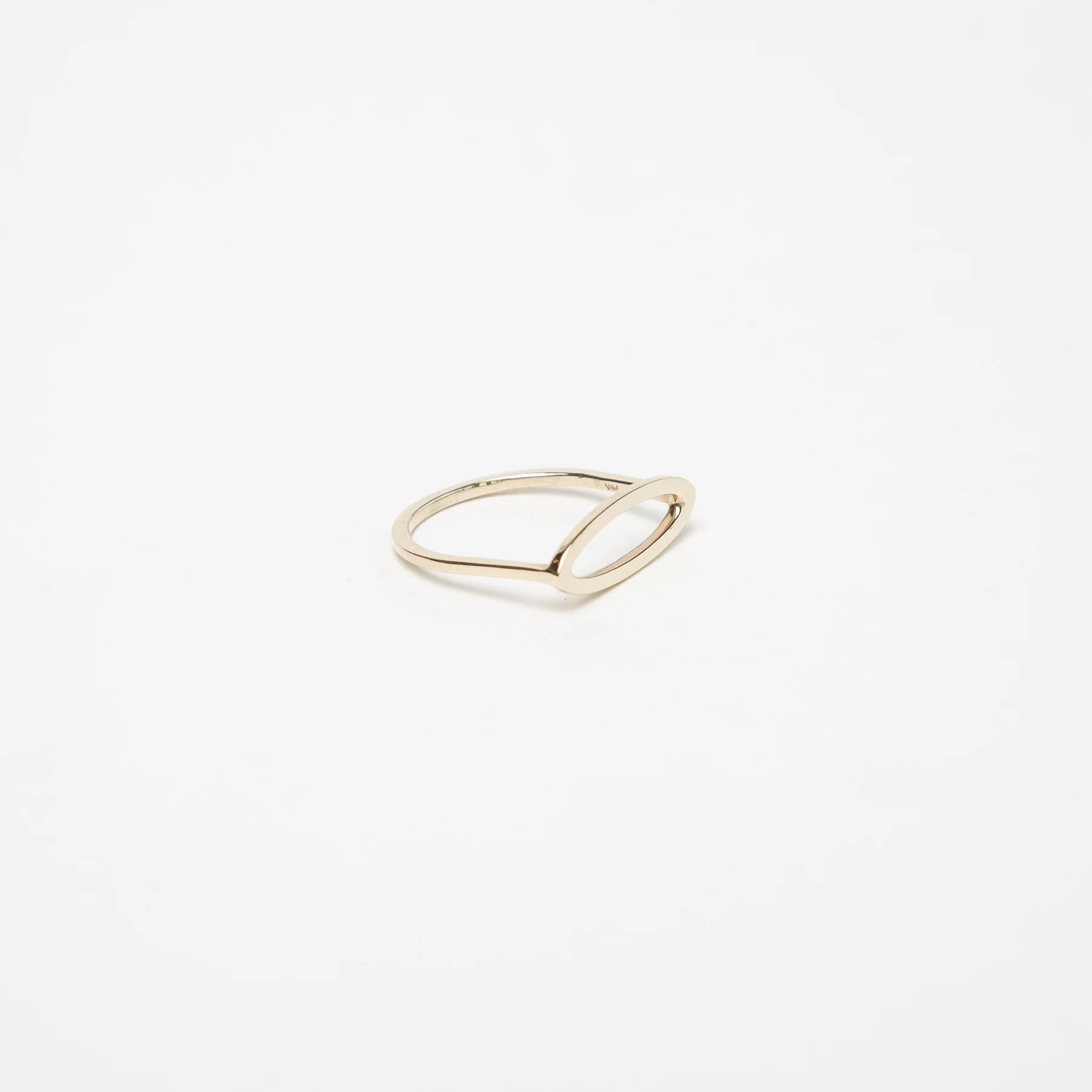 KWIT | 14K GOLD LETTER O RING - Image 2