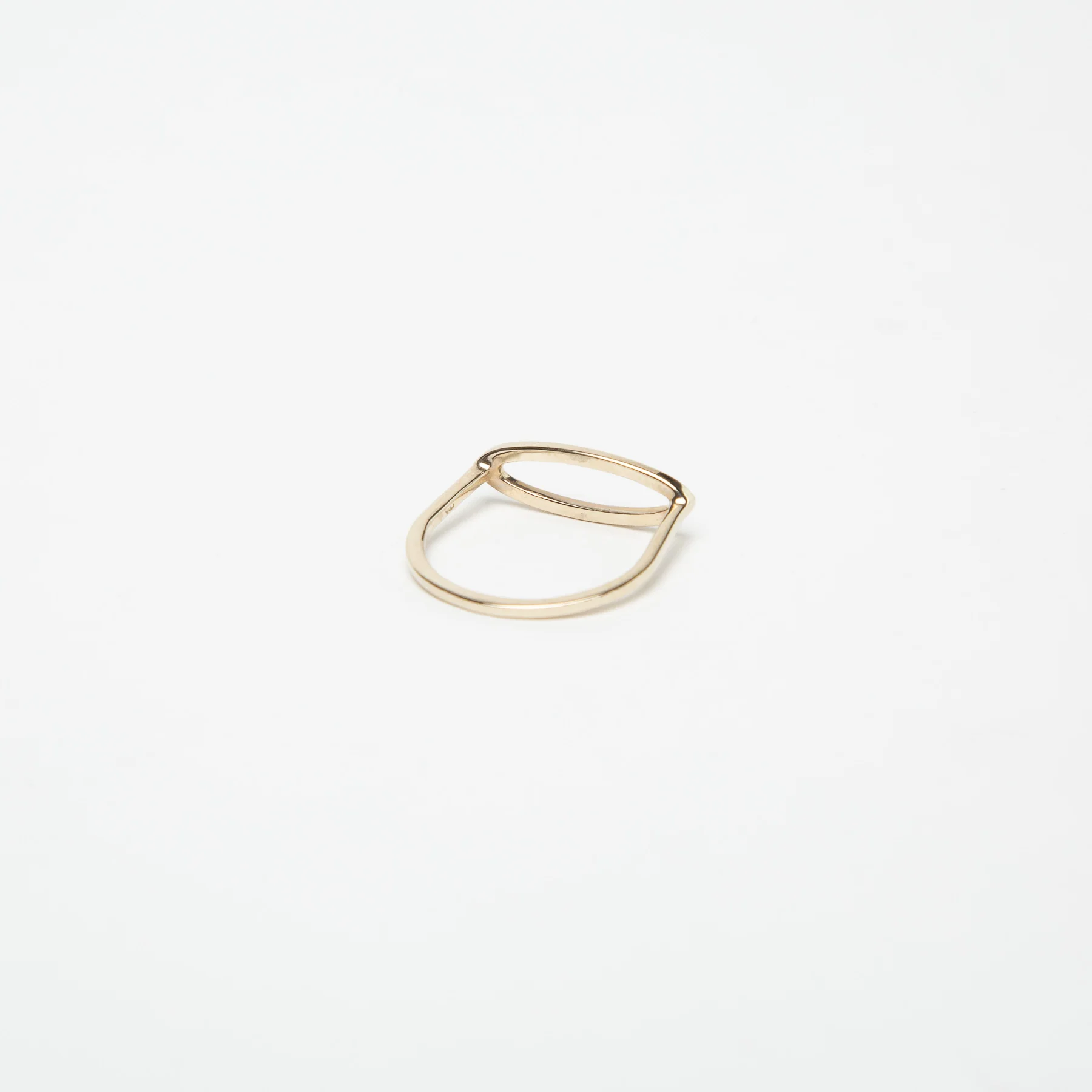 KWIT | 14K GOLD LETTER O RING - Image 3