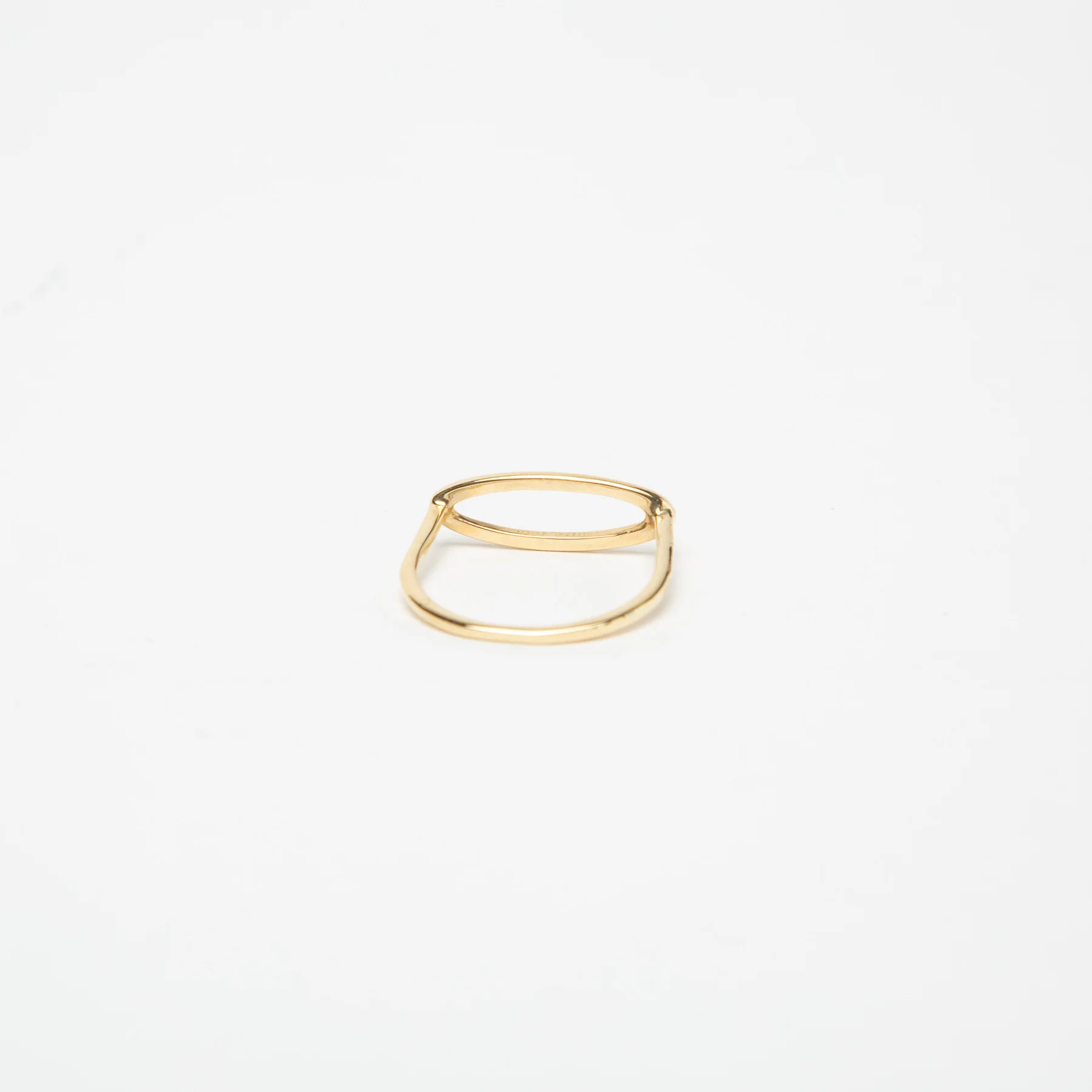 KWIT | 14K GOLD LETTER O RING - Image 6