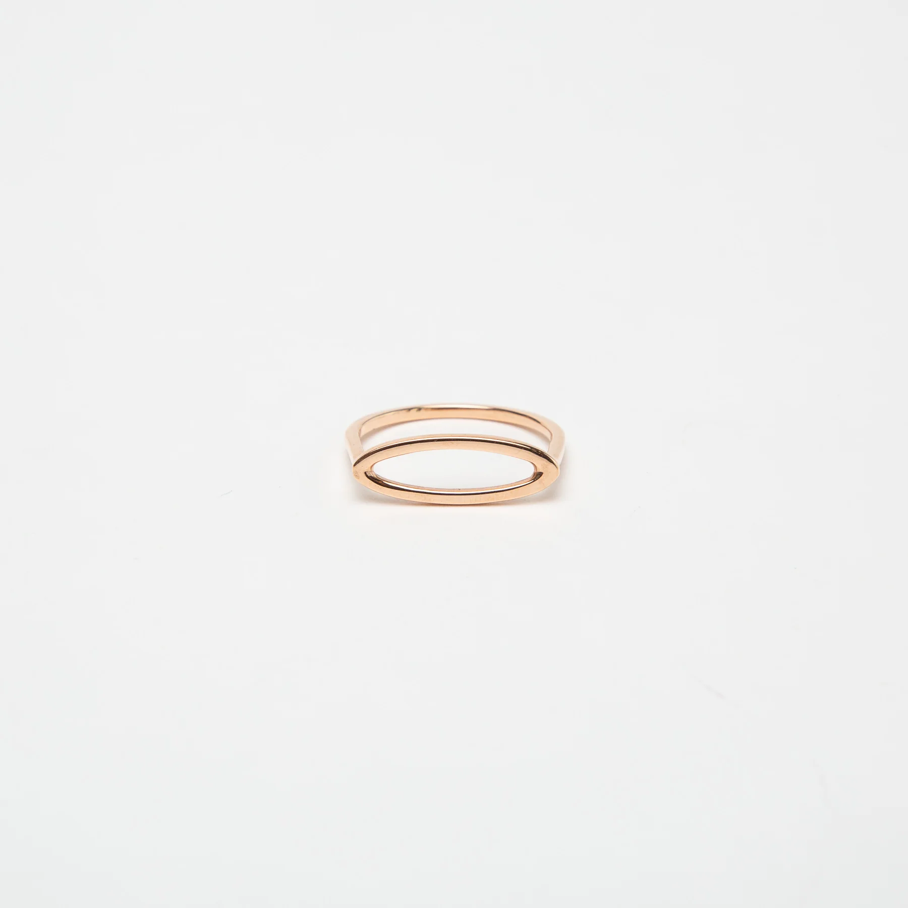 KWIT | 14K GOLD LETTER O RING - Image 7