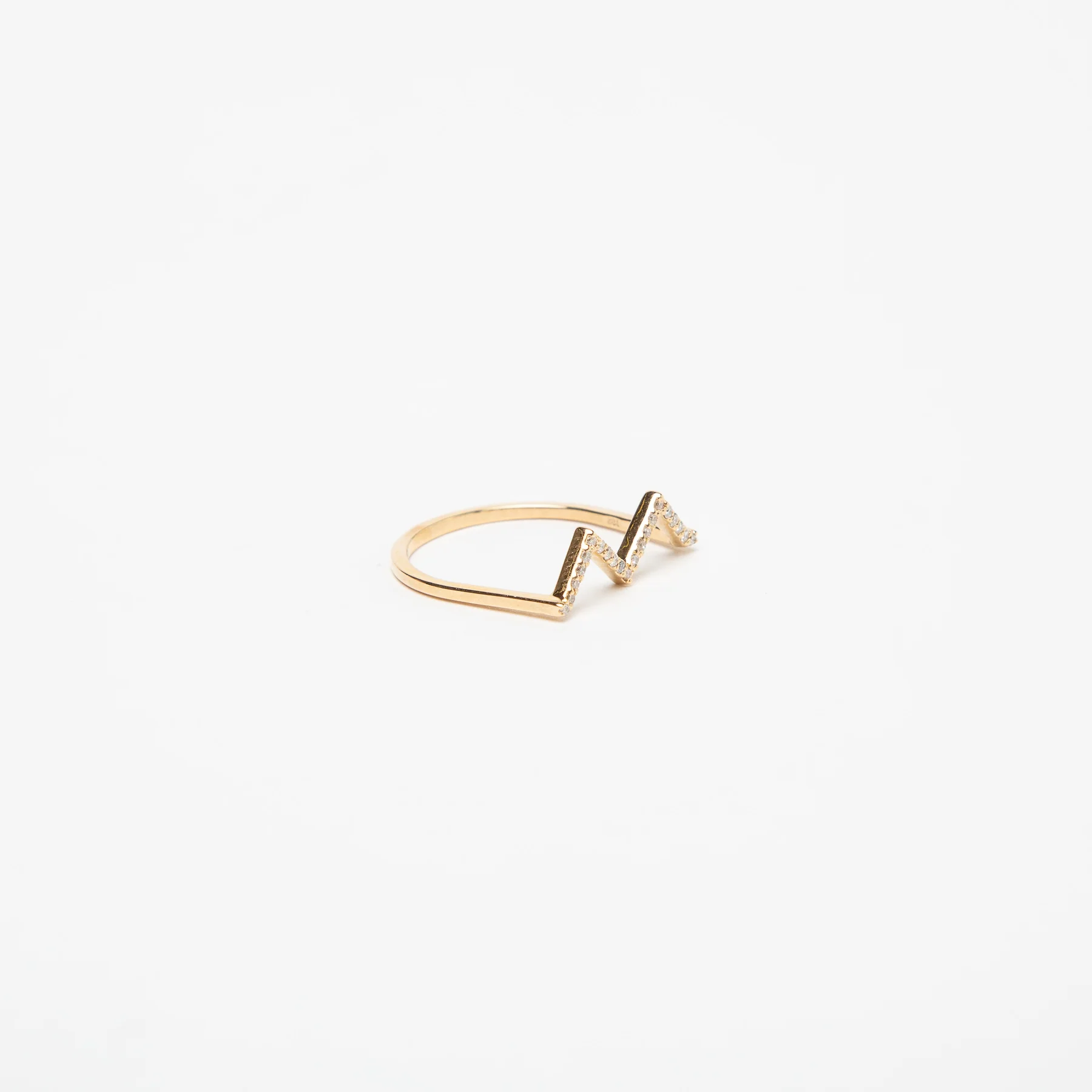 KWIT | YELLOW GOLD MW ZIG ZAG DIAMOND RING - Image 2