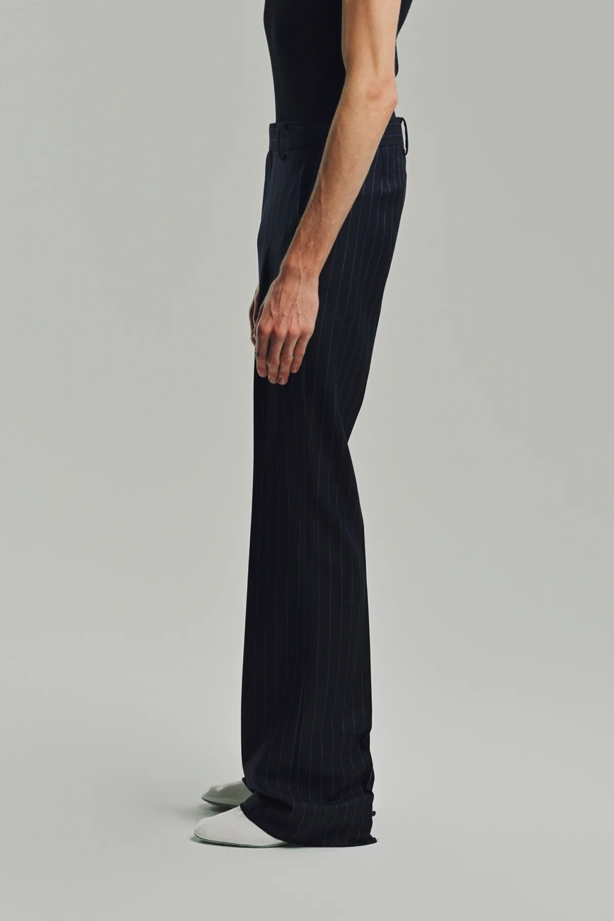 KYOSUKE KUNIMOTO | NAVY FLAT FRONT PANTS - Image 3