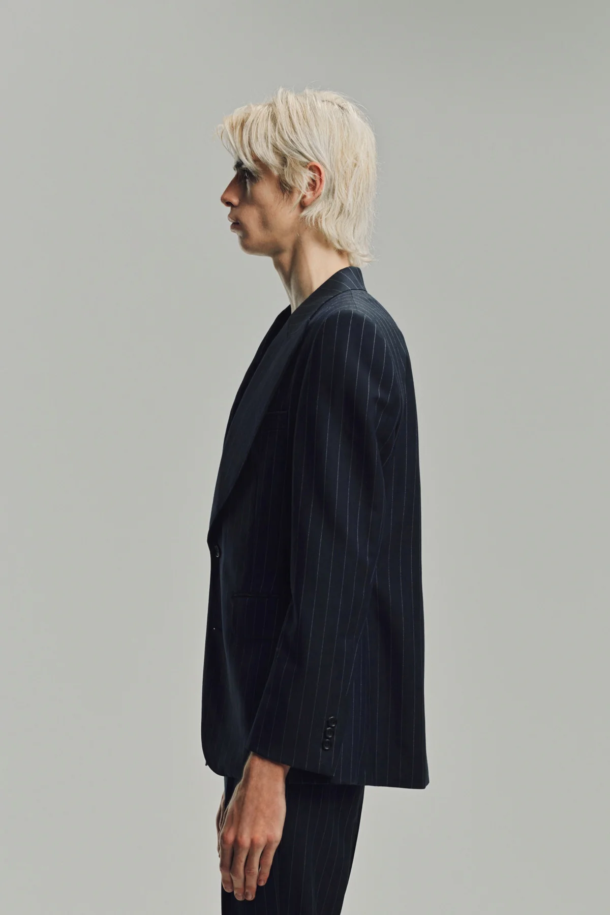 KYOSUKE KUNIMOTO | NAVY NOTCHED LAPEL JACKET - Image 3