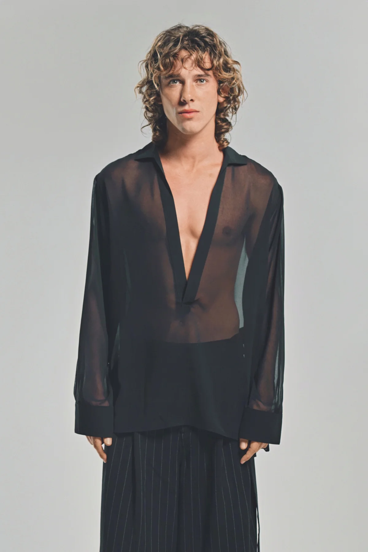 LOUIS GABRIEL NOUCHI | DEEP V SHIRT - Image 2