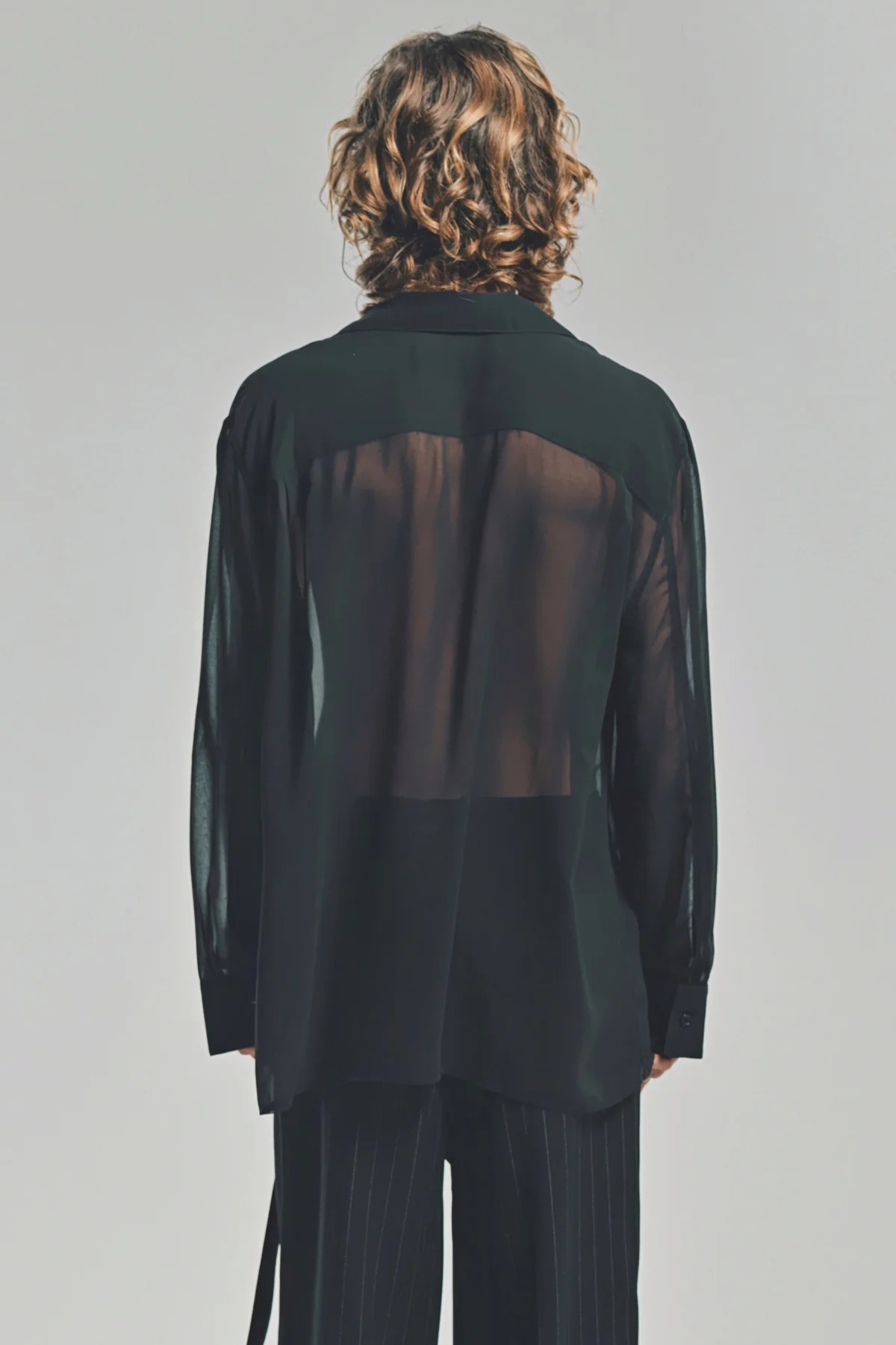 LOUIS GABRIEL NOUCHI | DEEP V SHIRT - Image 4