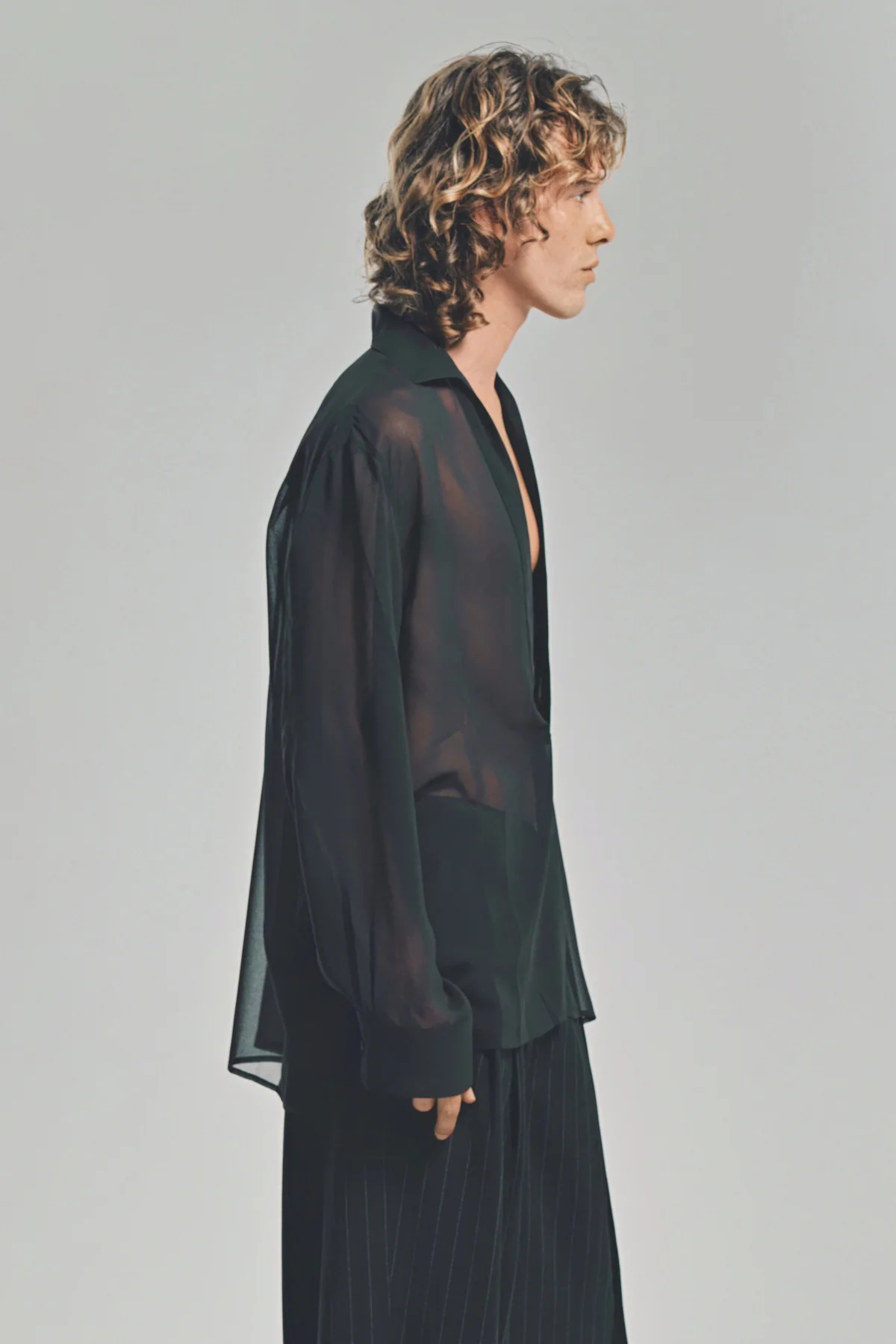 LOUIS GABRIEL NOUCHI | DEEP V SHIRT - Image 5