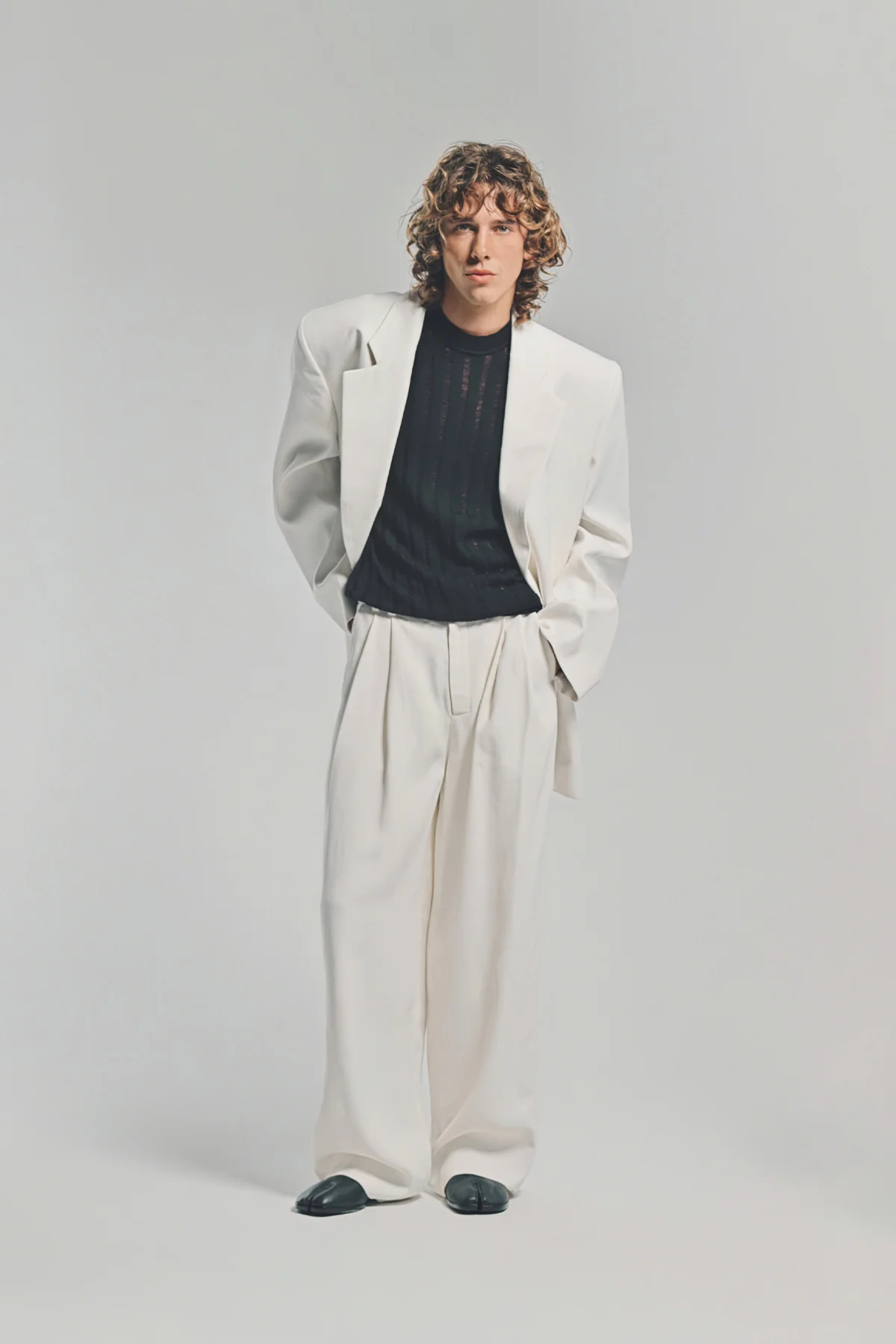 LOUIS GABRIEL NOUCHI | RIBBED SLEEVELESS SWEATER VEST