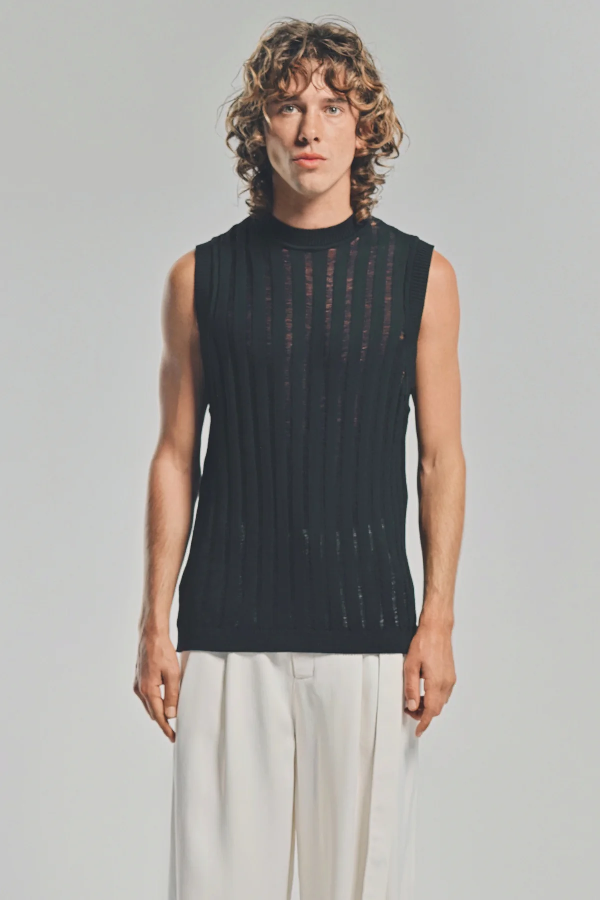 LOUIS GABRIEL NOUCHI | RIBBED SLEEVELESS SWEATER VEST - Image 2